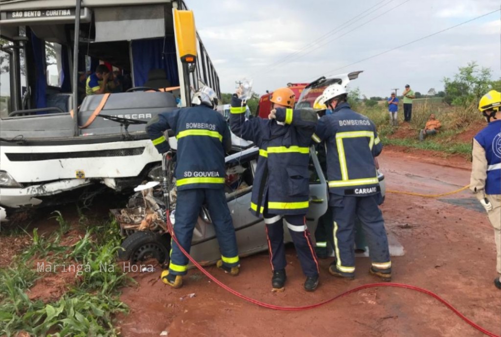 foto de Colisão frontal na região deixa 4 pessoas ferida entre as cidades de Flórida e Lobato