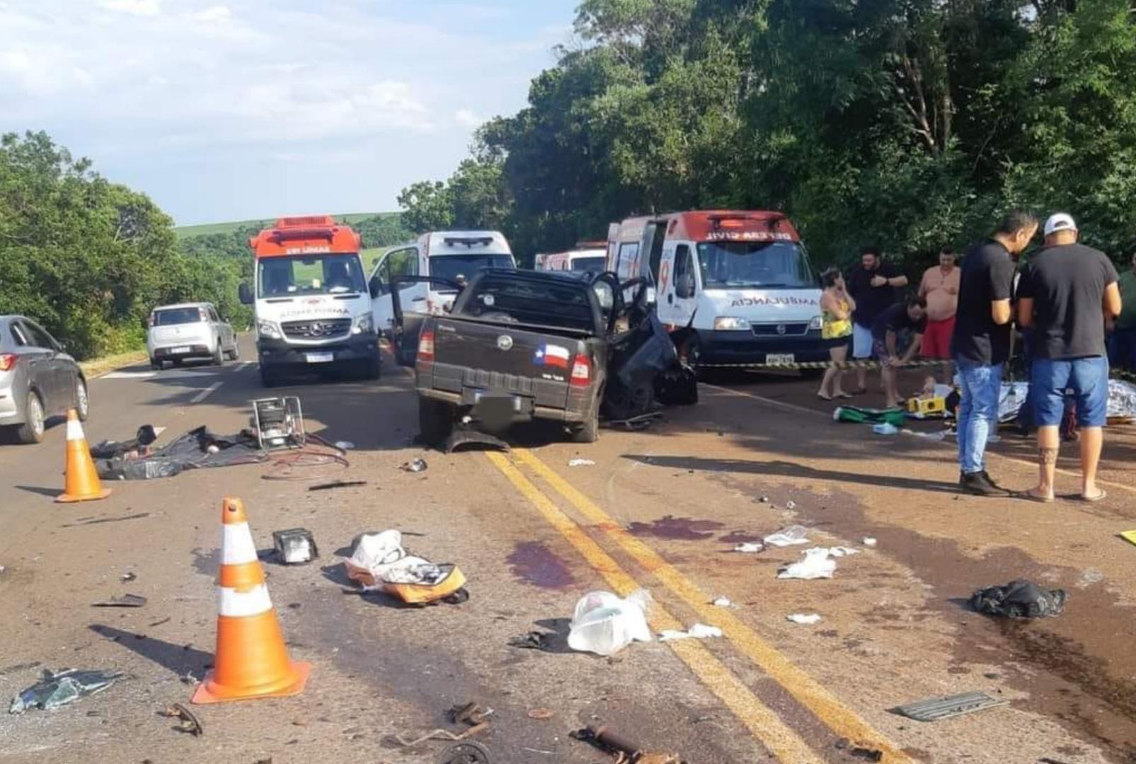 foto de Mãe morre, pai e filha além de outras duas pessoas ficam feridas em trágico acidente no Paraná