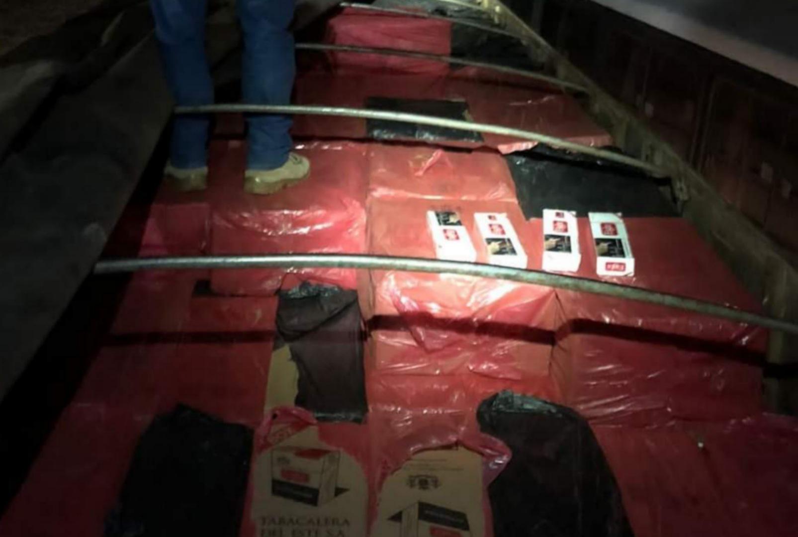 foto de Polícia Federal apreende caminhão com grande quantidade de cigarros