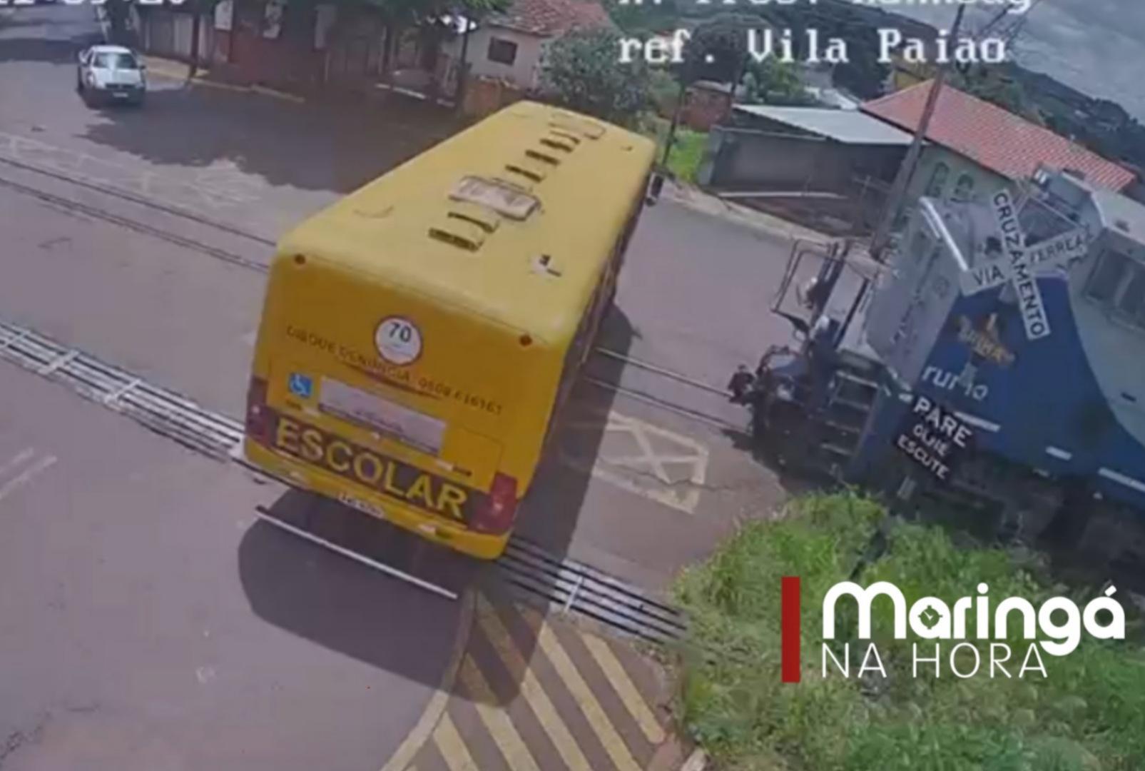 foto de Vídeo mostra momento que trem atinge ônibus da Apae; duas crianças morreram