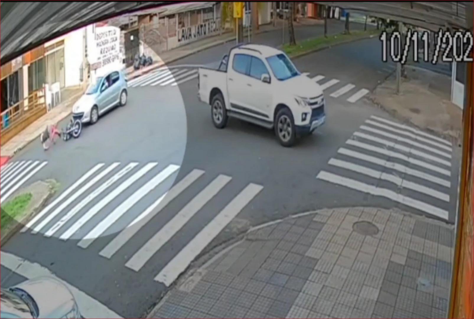 foto de Maringá: em menos de 40 minutos dois acidentes foram registrados em cruzamento de avenida