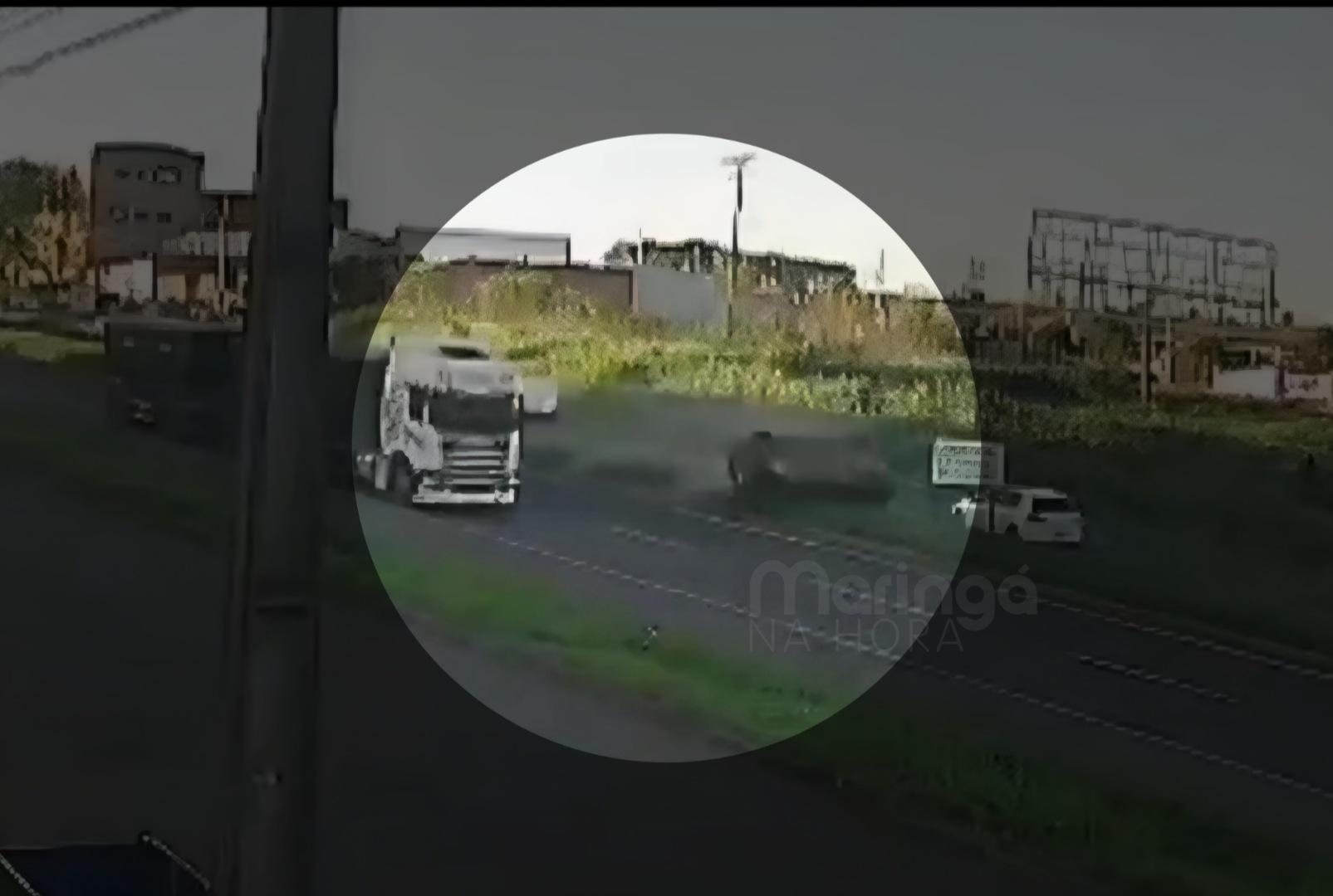 foto de Câmera de segurança registrou momento de capotamento de carro em Sarandi