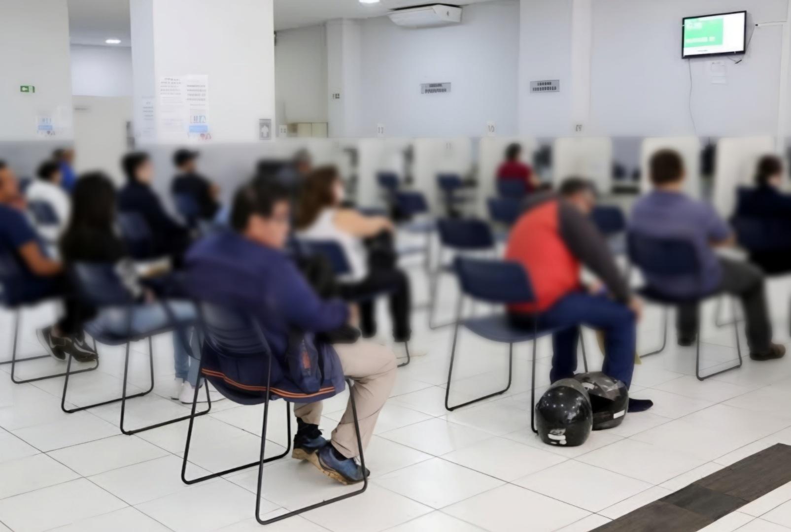 foto de Maringá inicia a semana com mais de 1.200 vagas de emprego