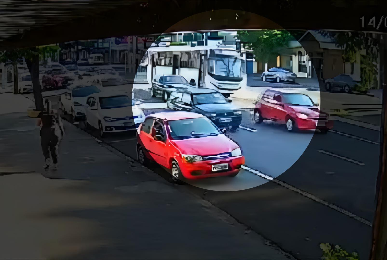 foto de Jovem fica em estado grave após ser atropelada por ônibus em Maringá; VÍDEO 