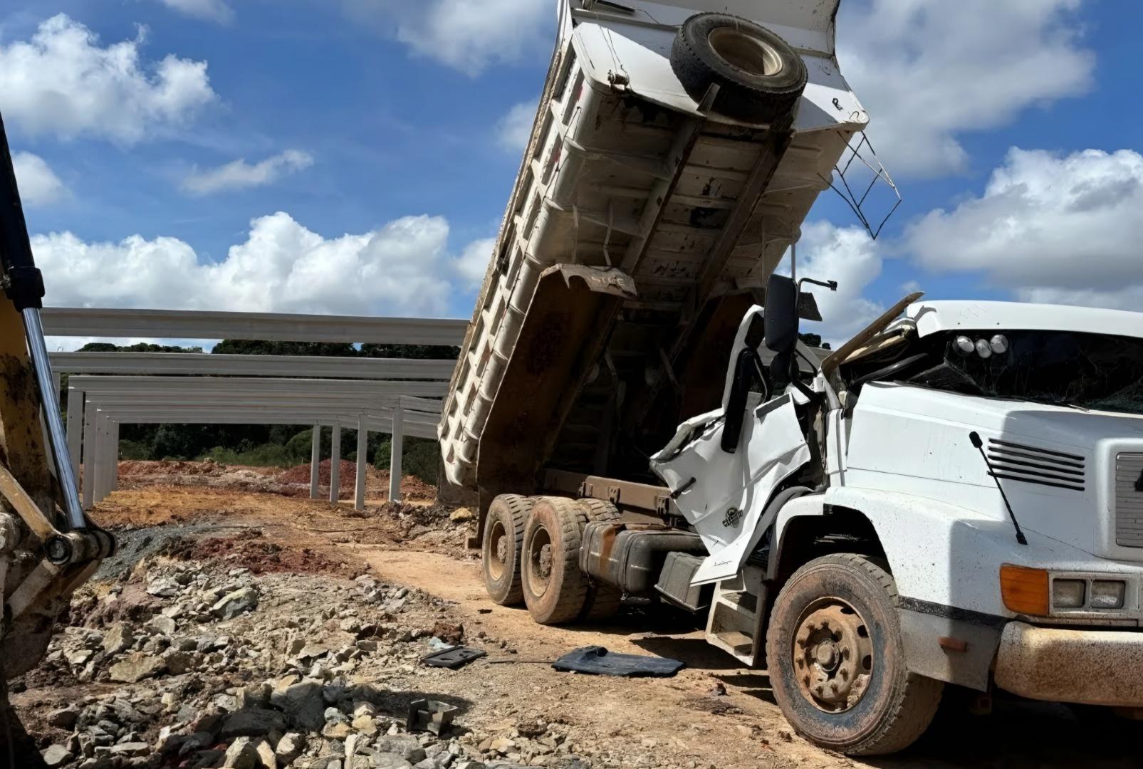 foto de Trabalhador é esmagado por viga de concreto e morre em obra de fábrica