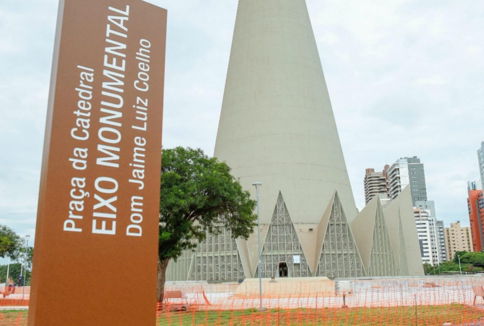 foto de Tapumes da Praça da Catedral começam a ser retirados neste sábado, 15