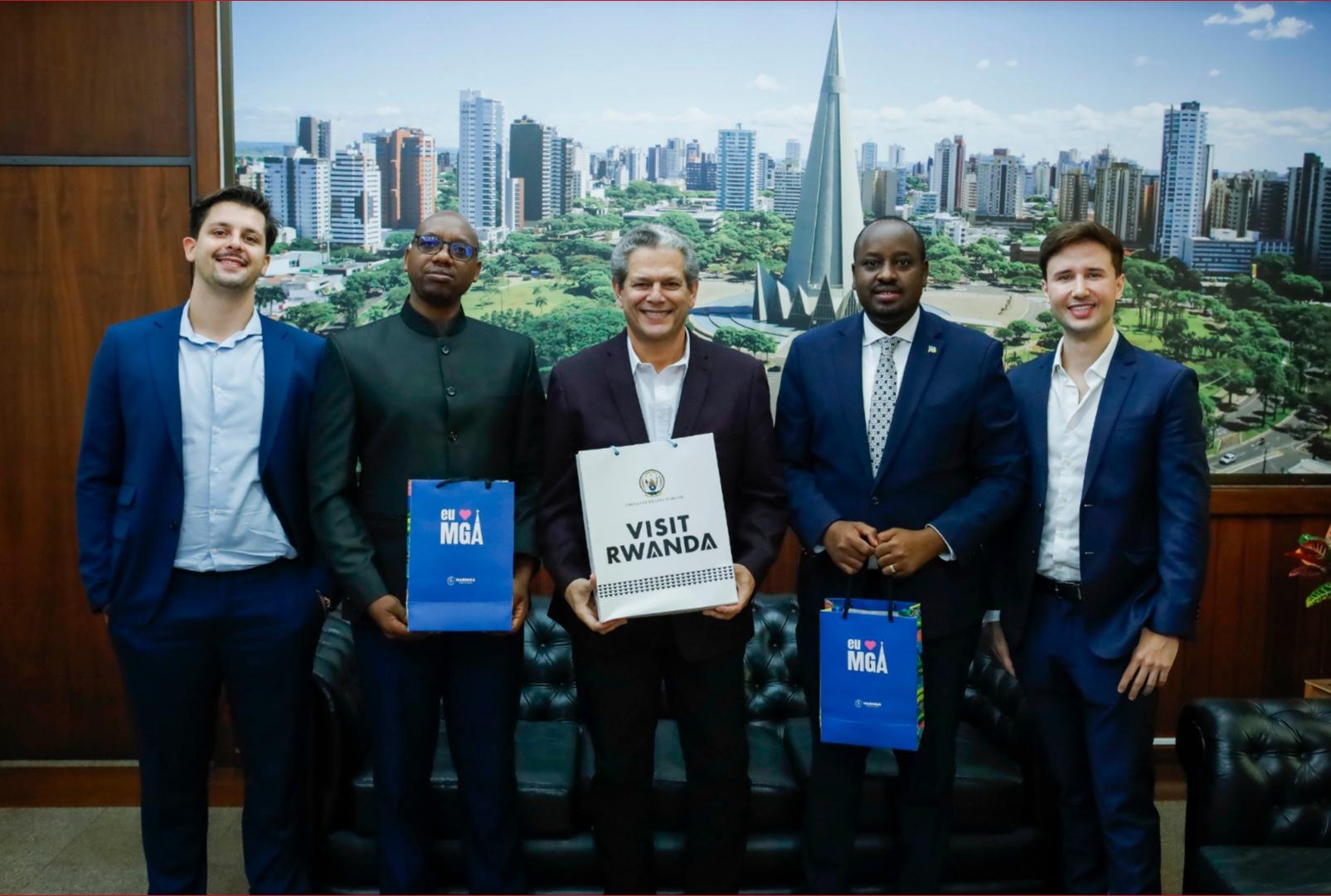 foto de Prefeitura recebe visita do embaixador de Ruanda e fortalece parcerias tecnológicas