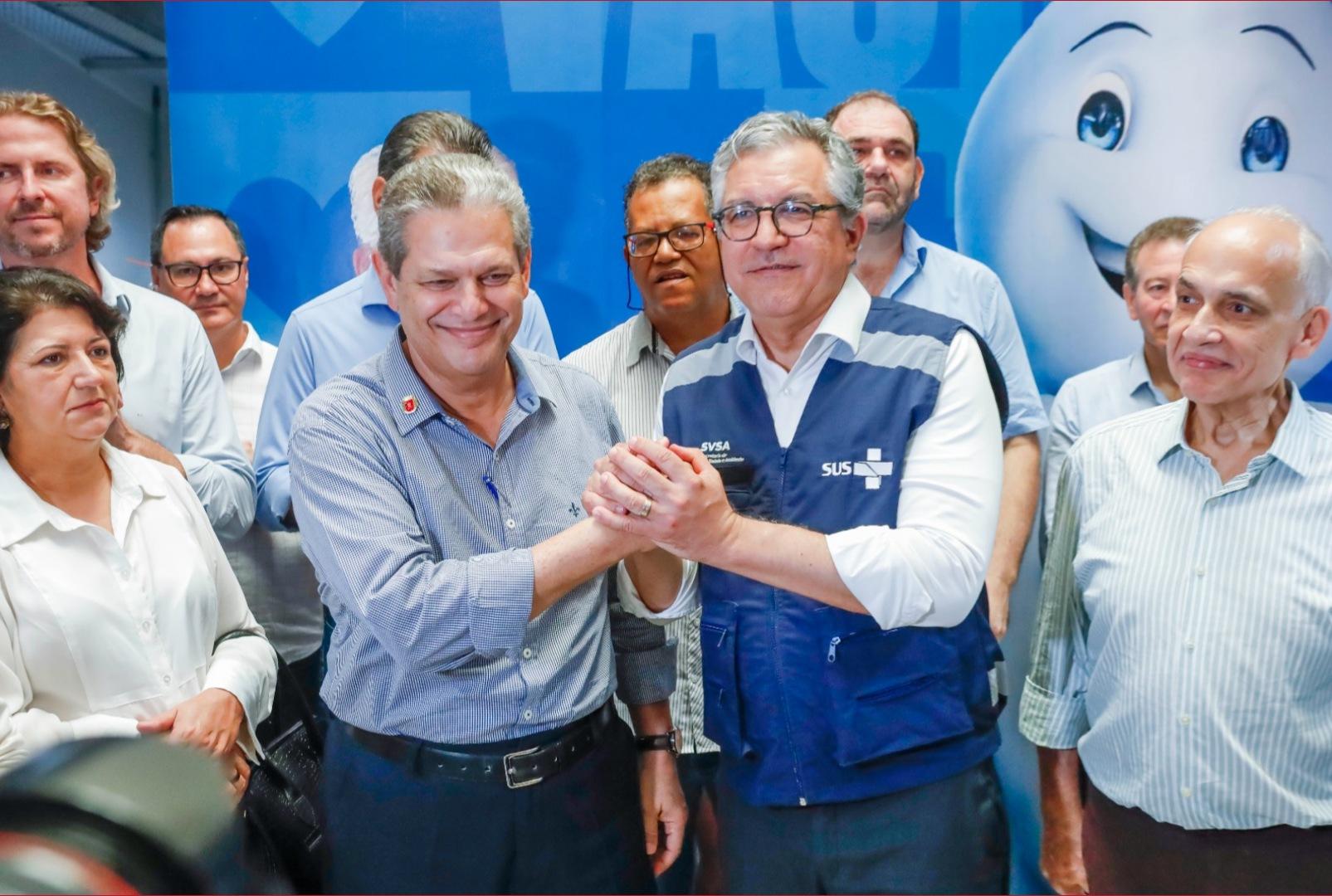 foto de Ministro da Saúde visita a nova Sala de Vacina e anuncia Maringá como cidade-piloto do ‘Programa Mais Acesso a Especialistas’