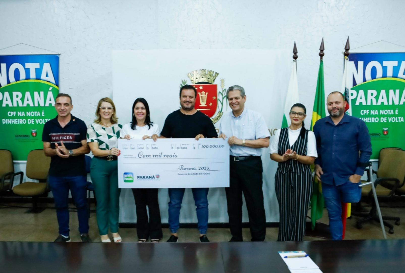 foto de Nota Paraná premia maringaense com R$ 100 mil