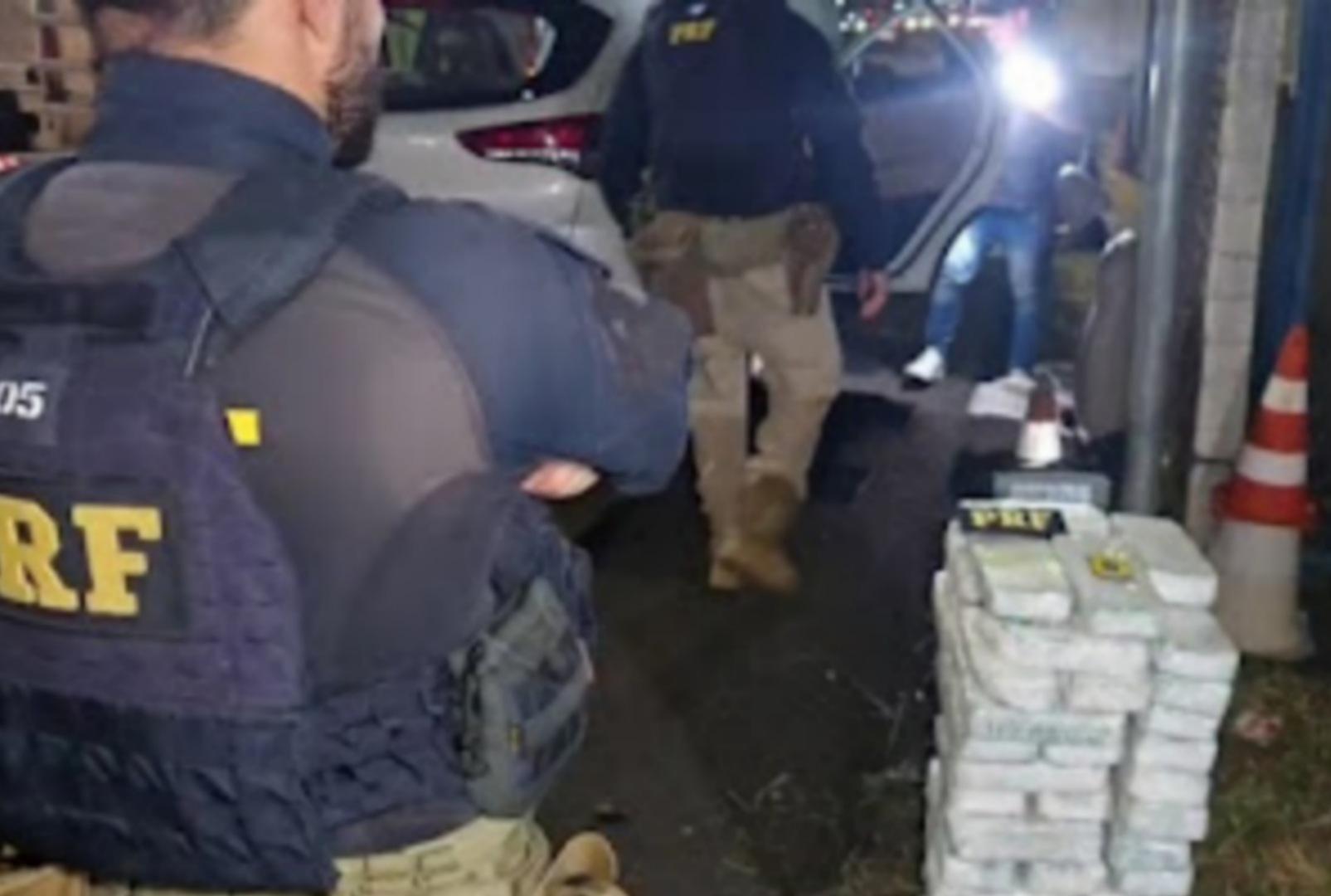 foto de Casal é preso com carga milionária de cocaína na BR-376
