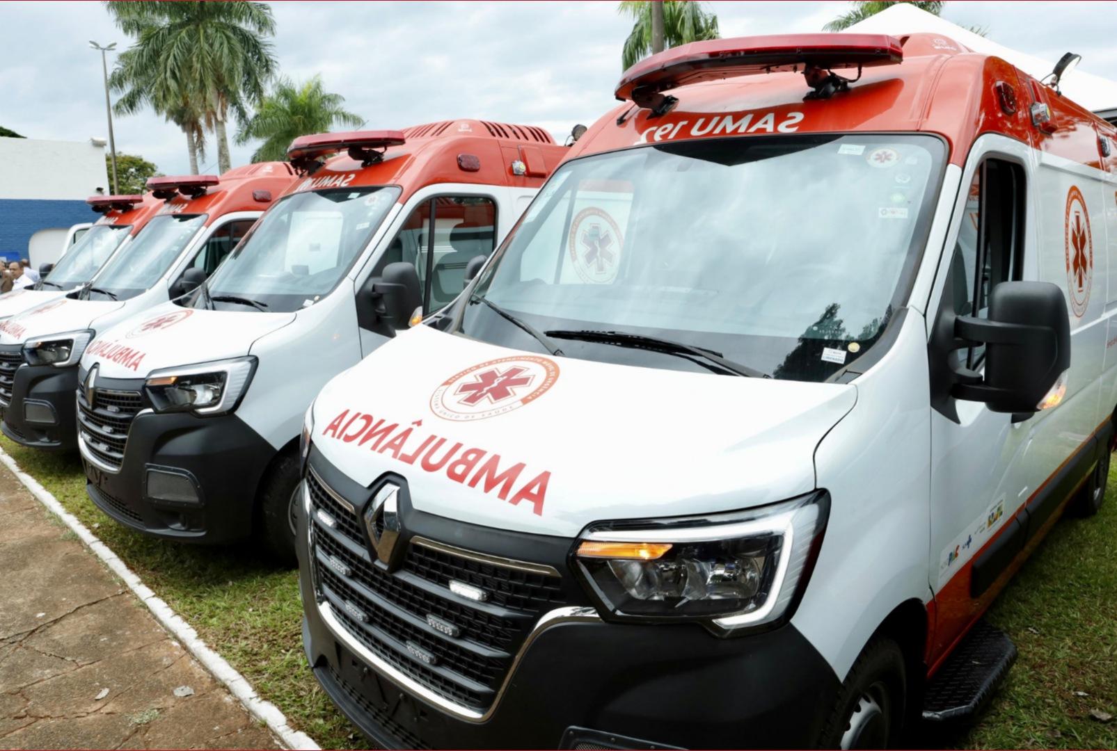 foto de Prefeitura recebe cinco novas ambulâncias para o Samu