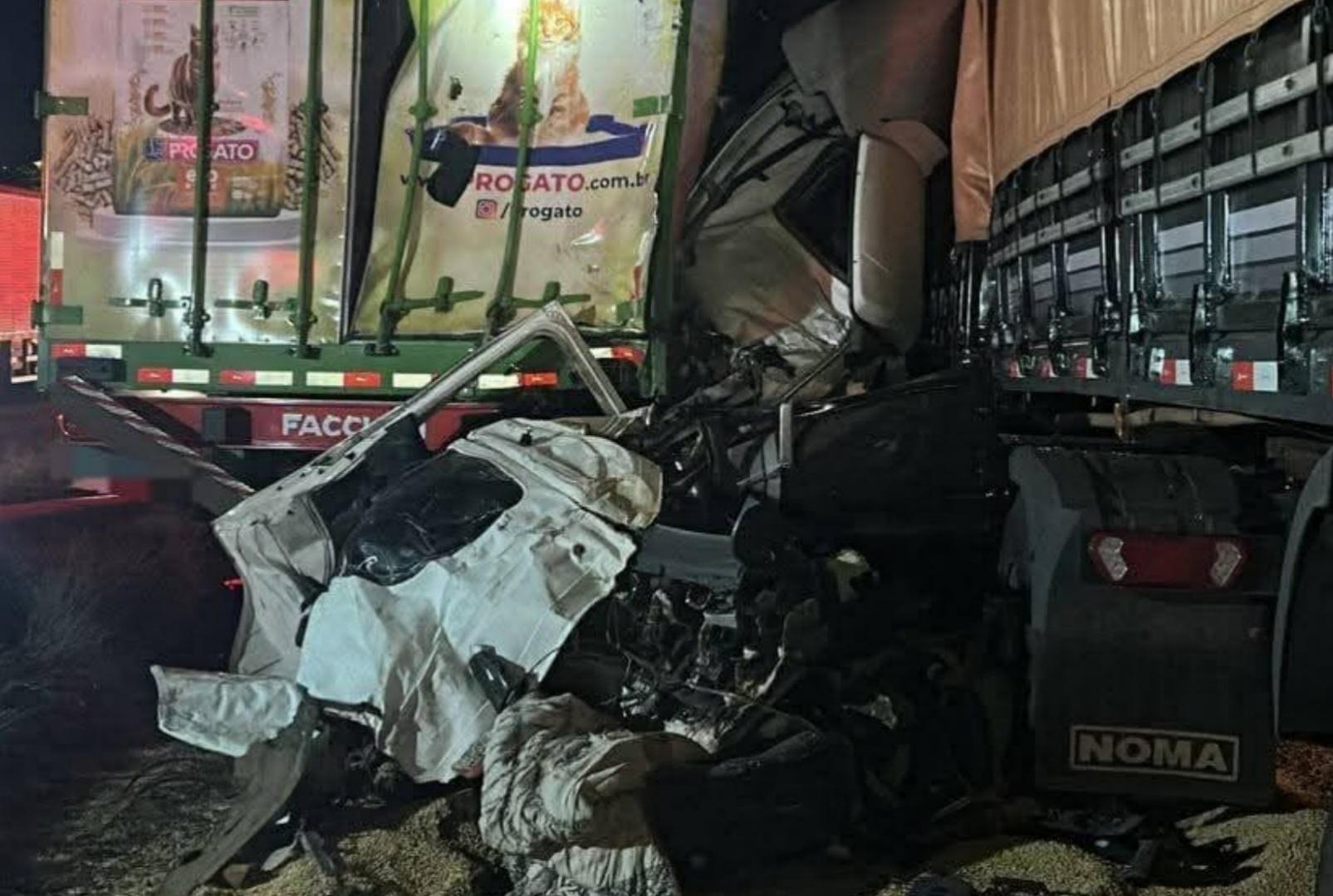 Jovem morre em engavetamento envolvendo veículos na BR-376