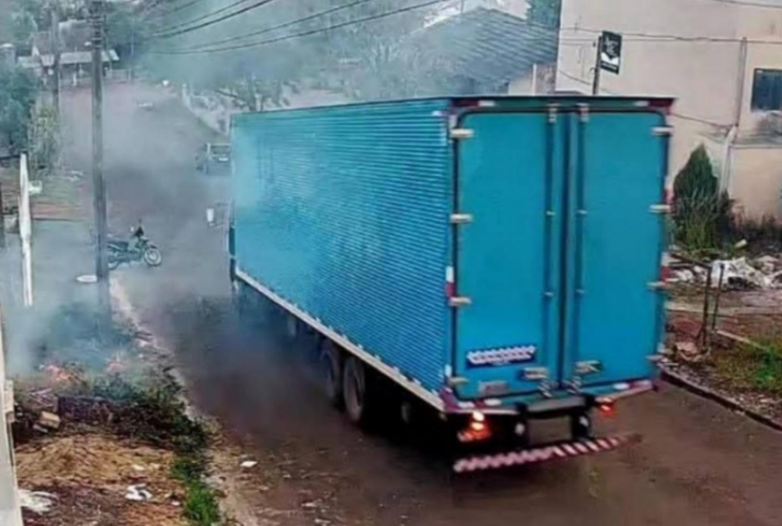 Motorista de 34 anos morre após caminhão perder os freios e atingir casa no Paraná