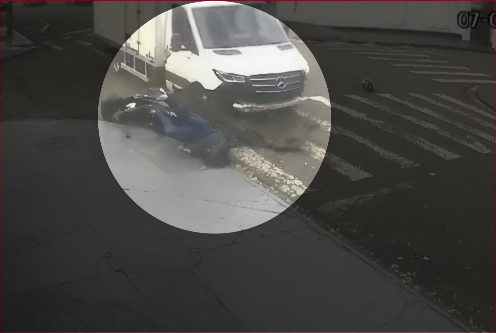 Vídeo: câmera mostra momento do acidente entre moto e caminhão em Maringá