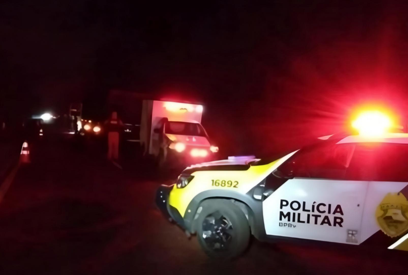 foto de Identificado motociclista que morreu ao bater em caminhão parado na PR-323