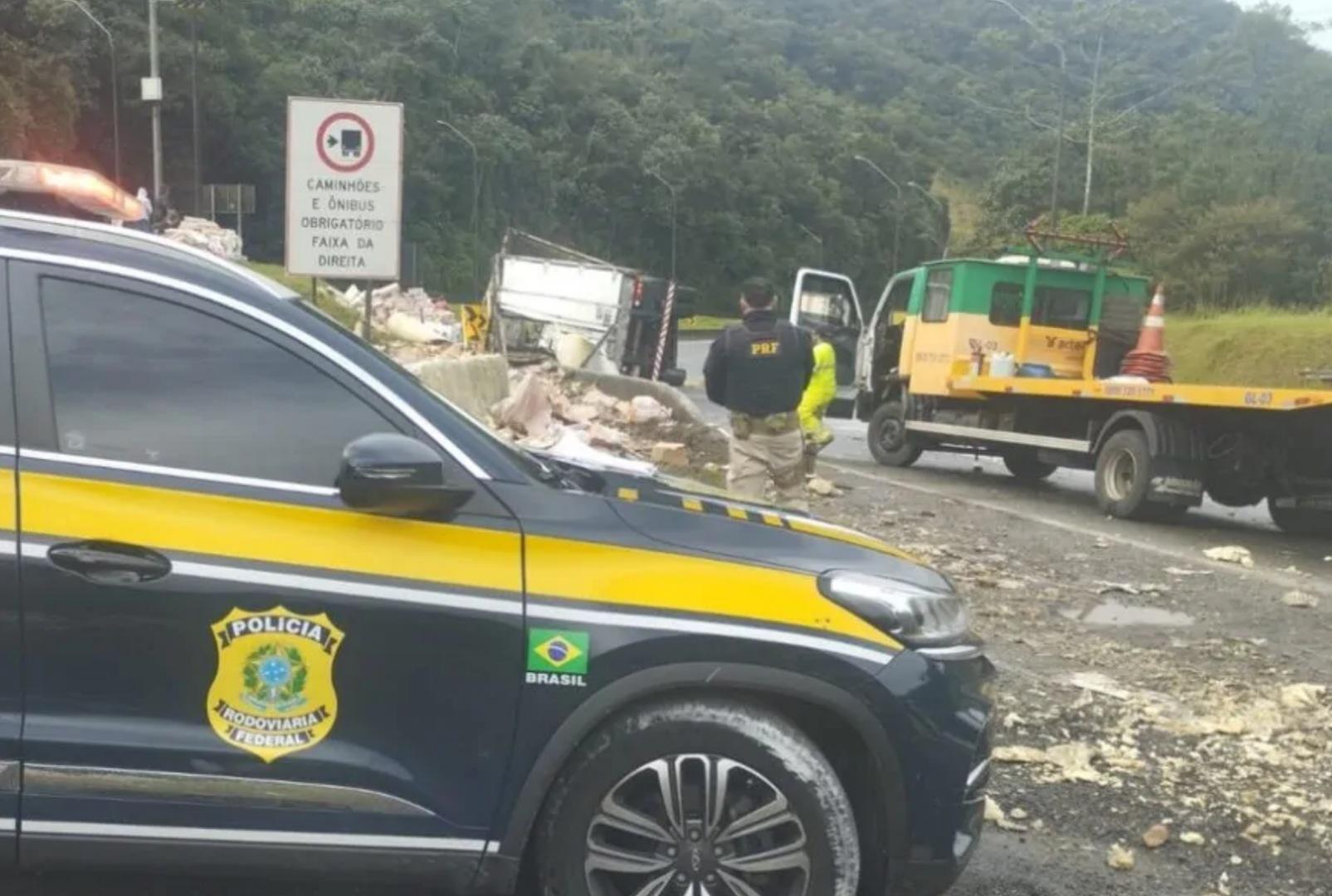 Caminhoneiro perde a vida após acidente grave na BR-376, no Paraná 