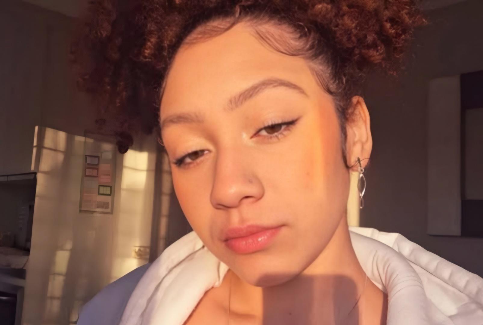 foto de Adolescente é encontrada morta a facadas pela mãe ao chegar do trabalho no Paraná