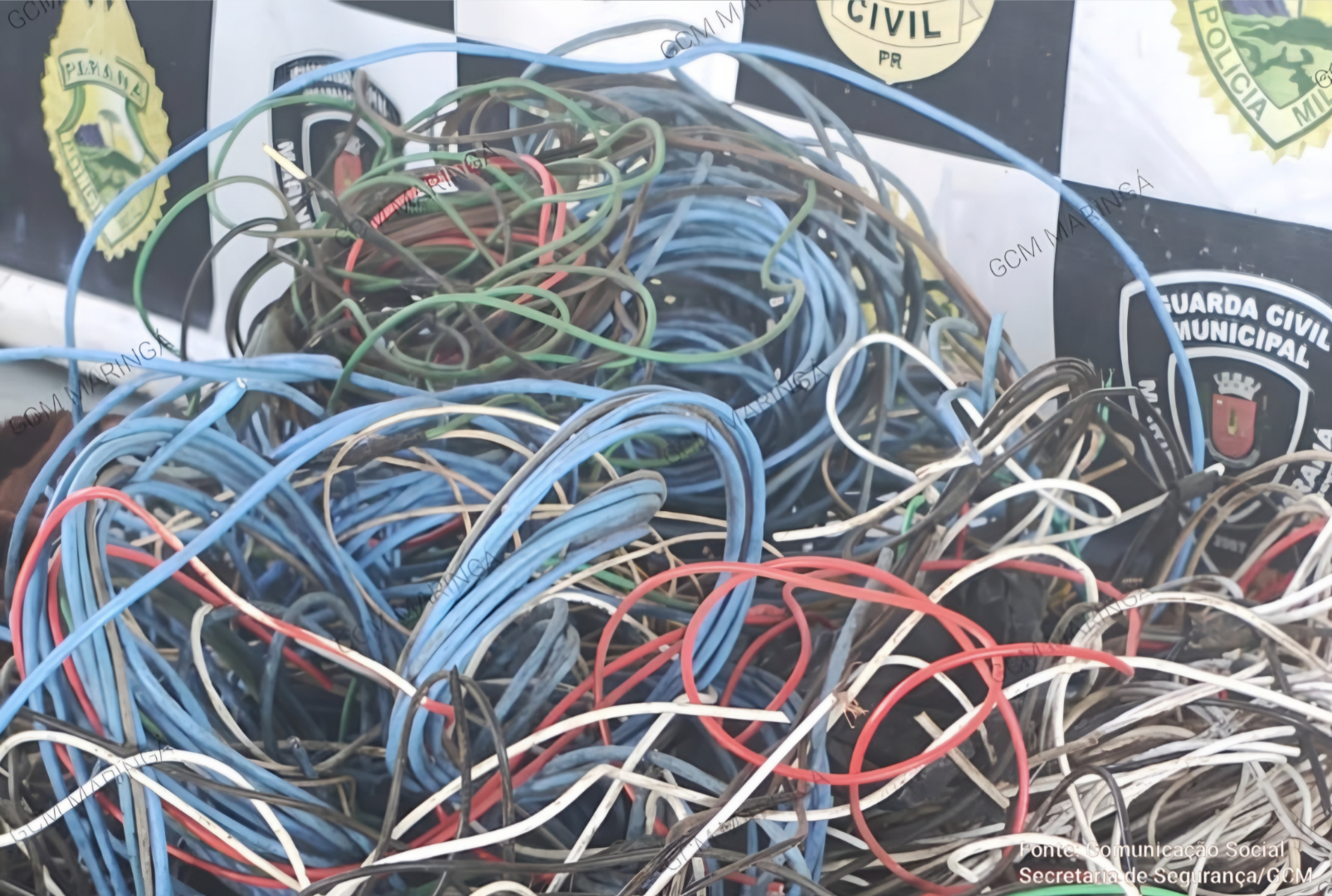 foto de Dupla é presa por furto de fios de cobre após ser flagrada por câmeras de segurança em Maringá