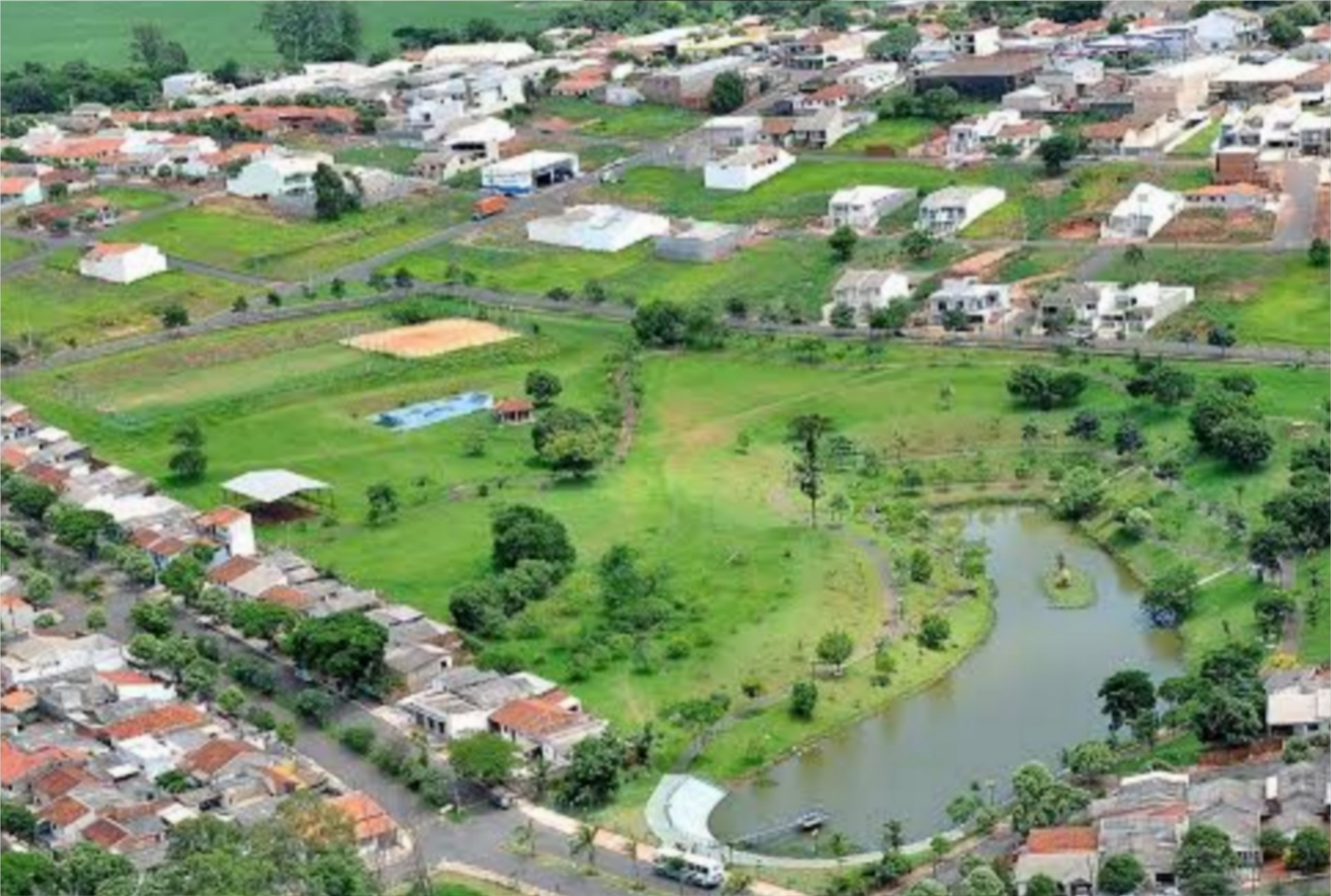 foto de Concurso público disponibiliza salários de até R$ 10,6 mil e auxílio-alimentação