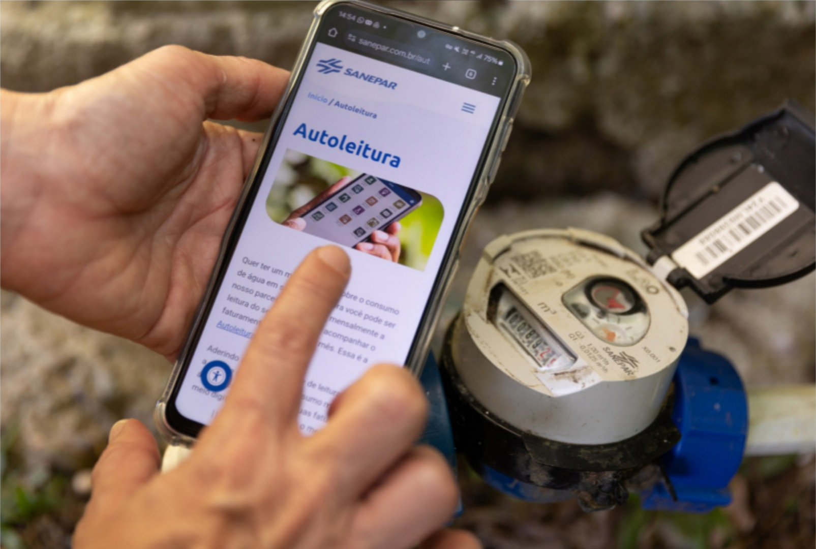 foto de Clientes da Sanepar podem fazer leitura do hidrômetro usando aplicativo ou site