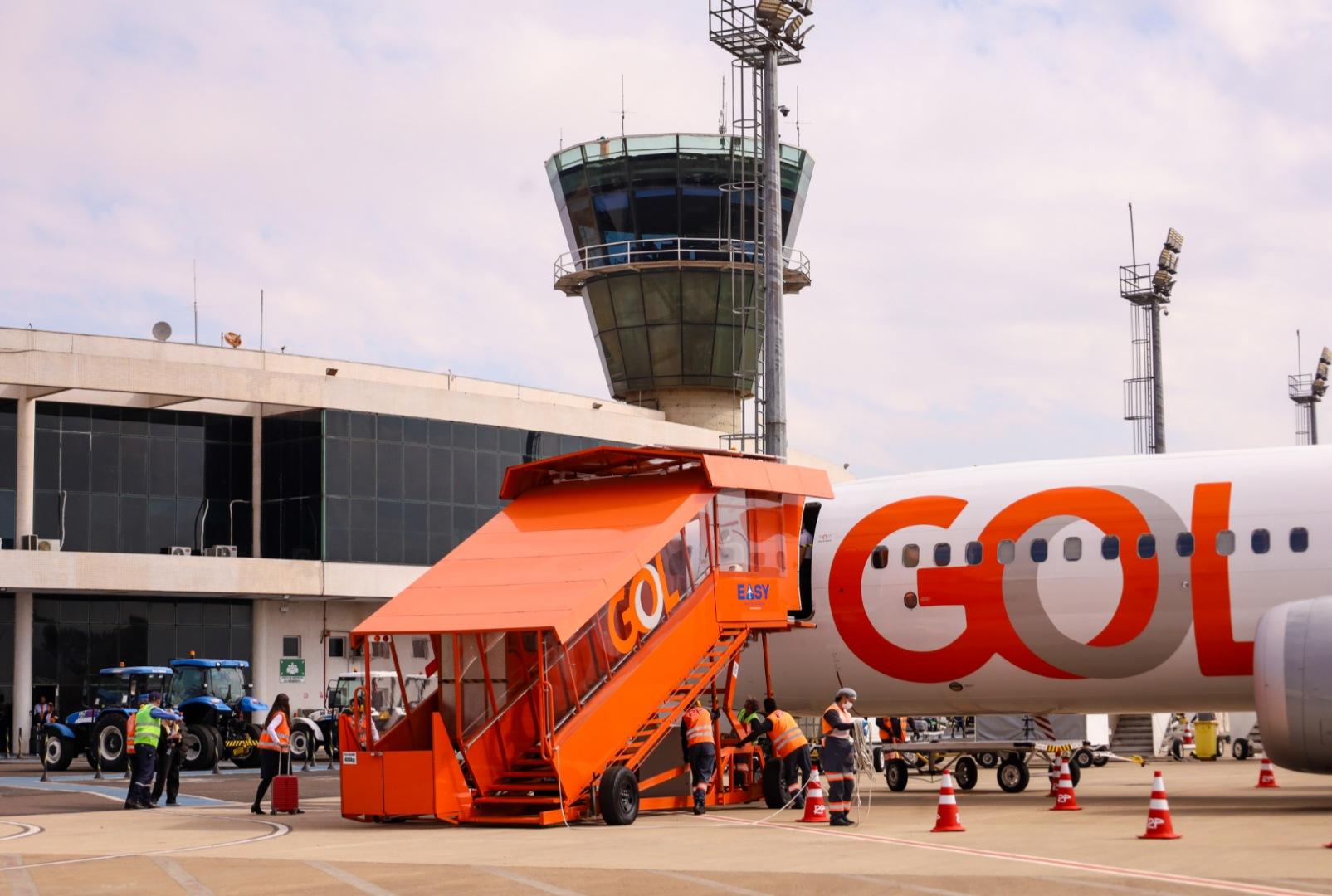 foto de Aeroporto de Maringá ganha primeira escada com acessibilidade da América Latina