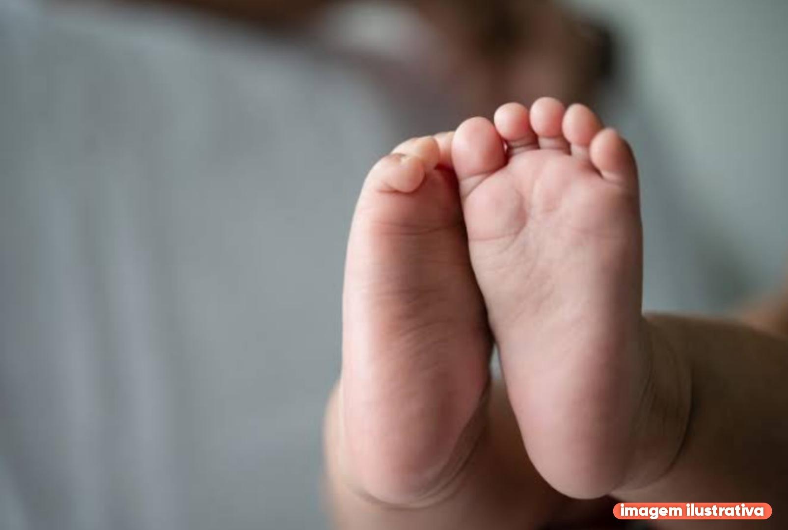 foto de Pai atropela acidentalmente bebê de 10 meses ao dar ré em veículo