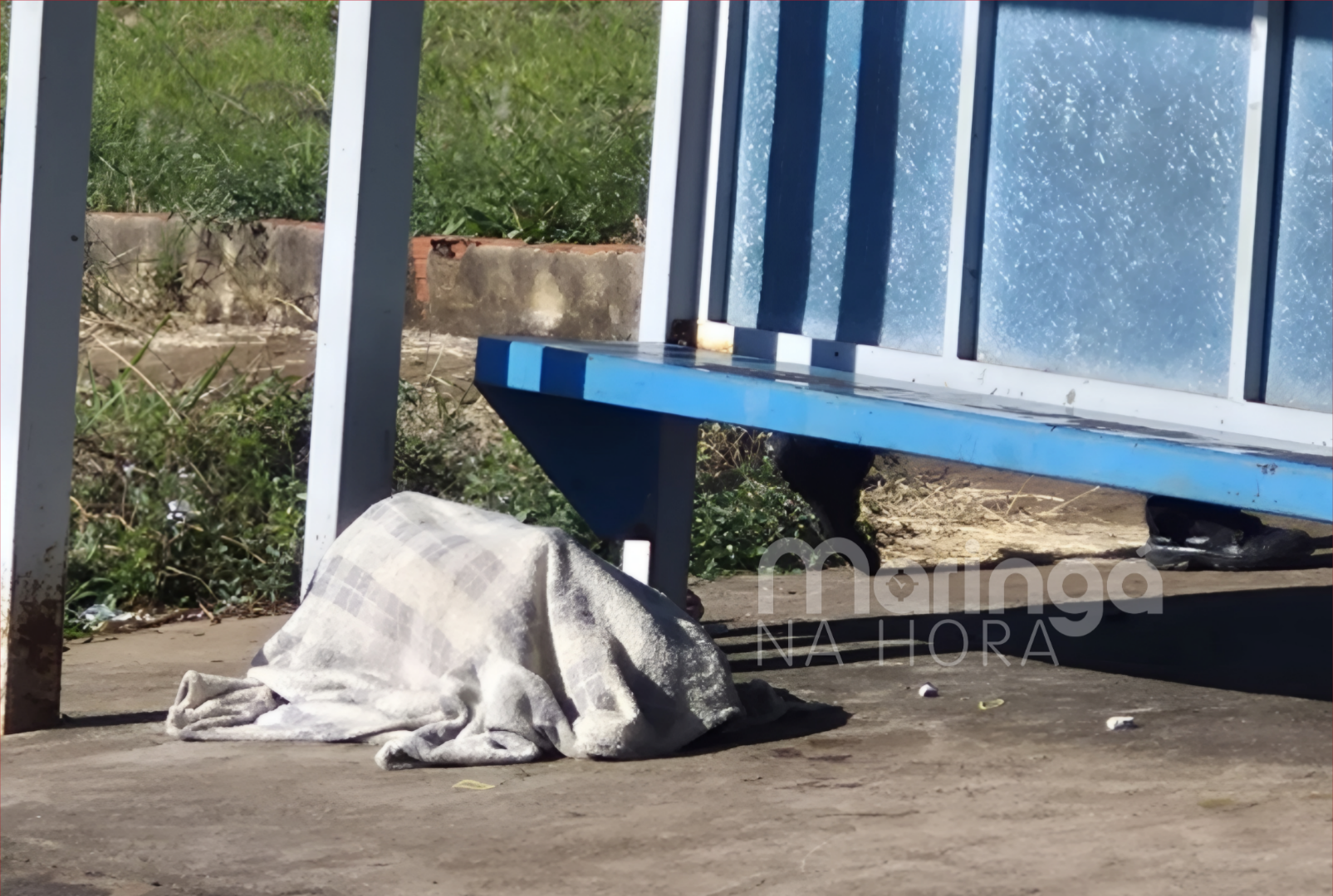 foto de Homem debilitado é encontrado morto em ponto de ônibus em Maringá
