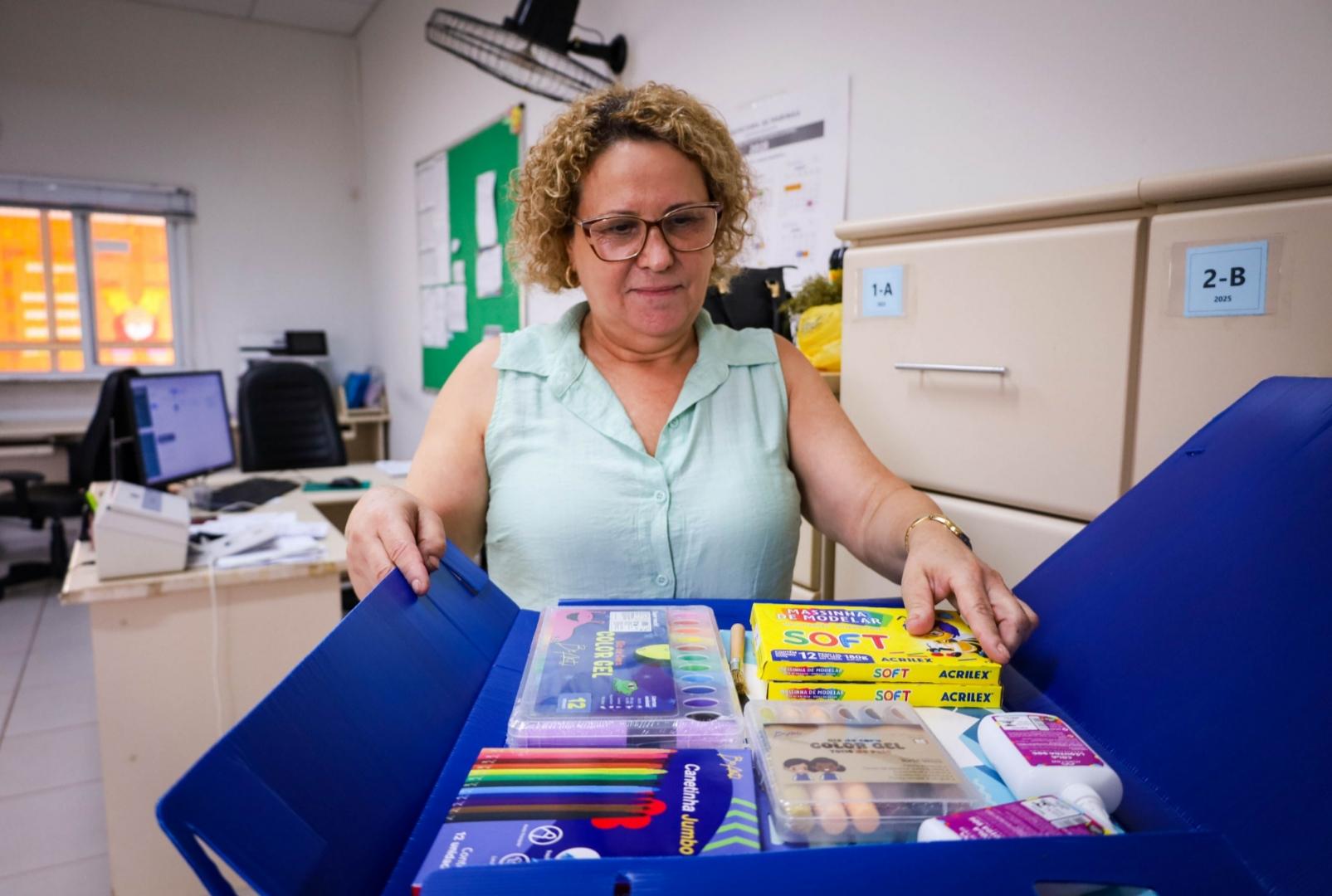 foto de Prefeitura inicia entrega de kits de materiais escolares nas unidades educacionais