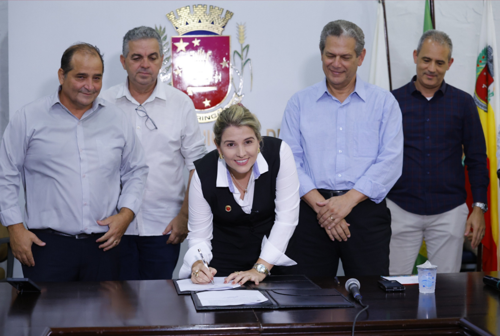 foto de Majô lidera virada econômica e lança Desenrola Maringá como novo motor de desenvolvimento