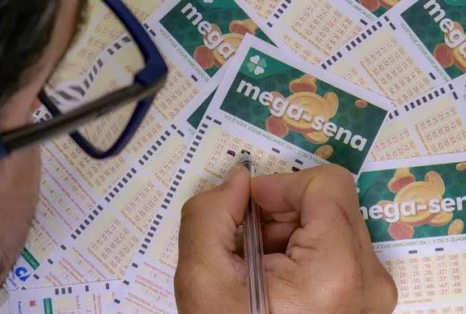 foto de Resultado da Mega-Sena de hoje 2970 (sábado, 7/2); veja os números sorteados no concurso