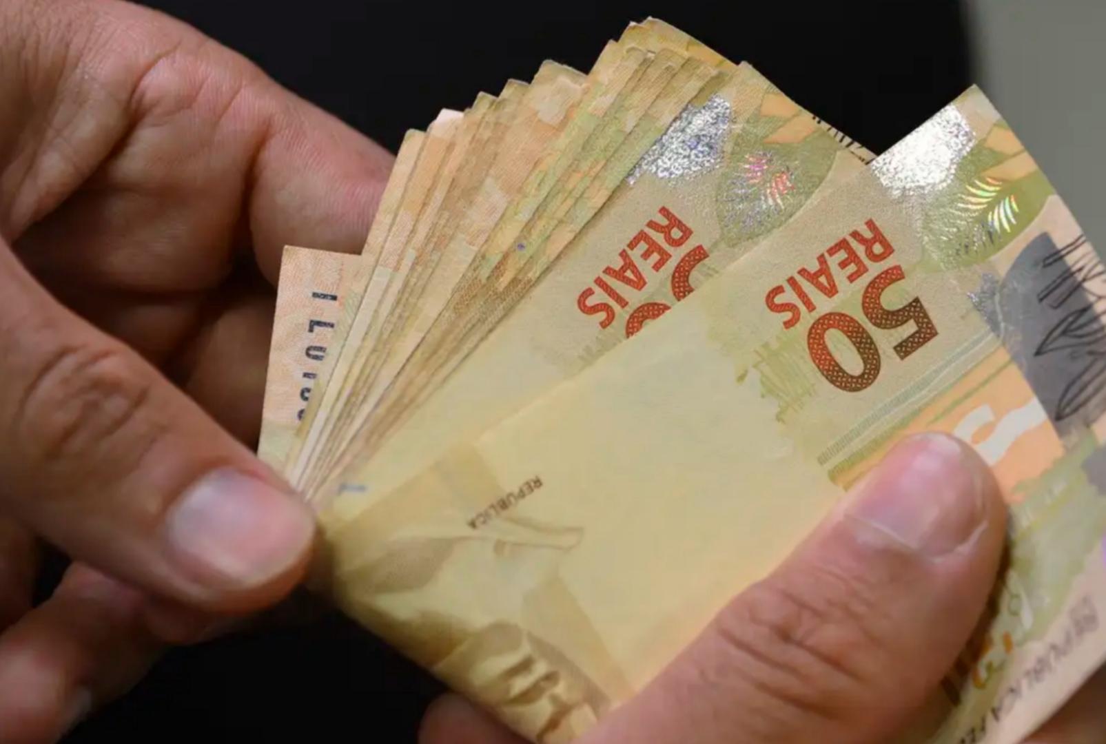 foto de Nova faixa de isenção do IR já vale e governo começa a notificar trabalhadores: descubra o que verificar no pagamento