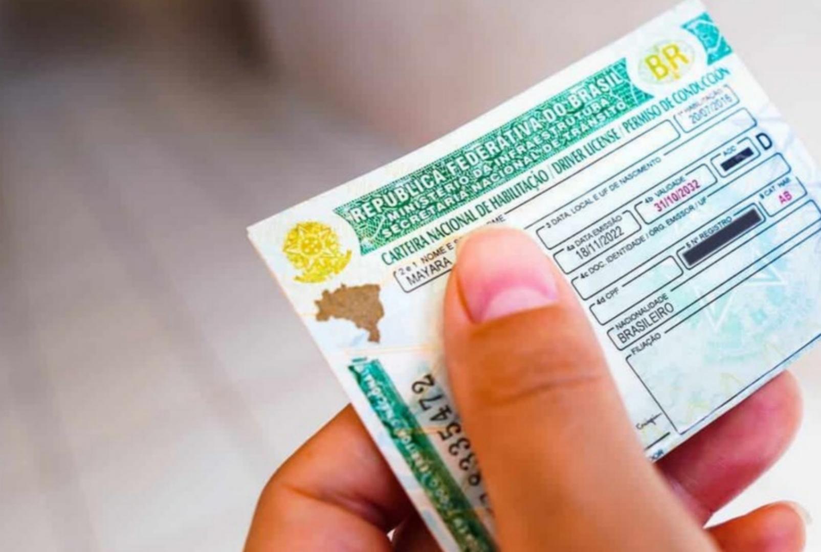 foto de Perder a CNH por dívida é possível? Regra segue ativa em 2026