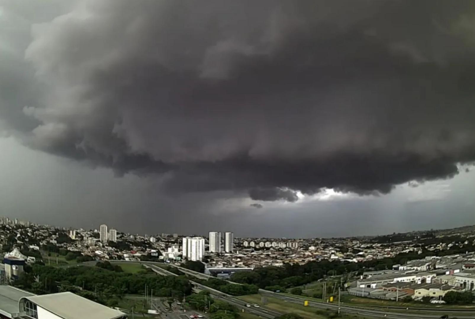 foto de Frente fria avança e muda o tempo no Paraná nesta quinta-feira — confira os municípios mais atingidos