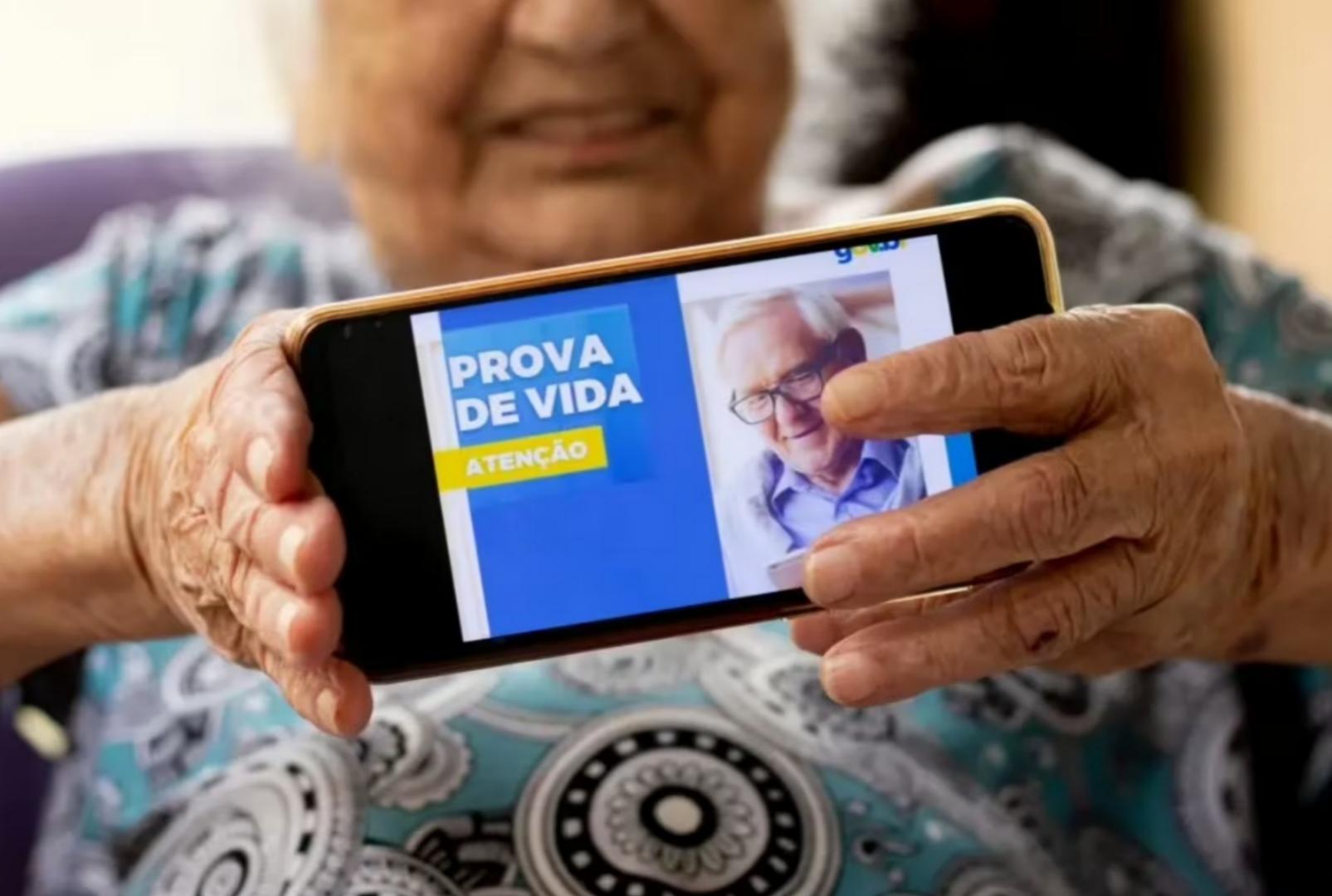 foto de Biometria do INSS ou prova de vida? Veja o que muda e proteja seu pagamento; descubra como não ter o benefício suspenso