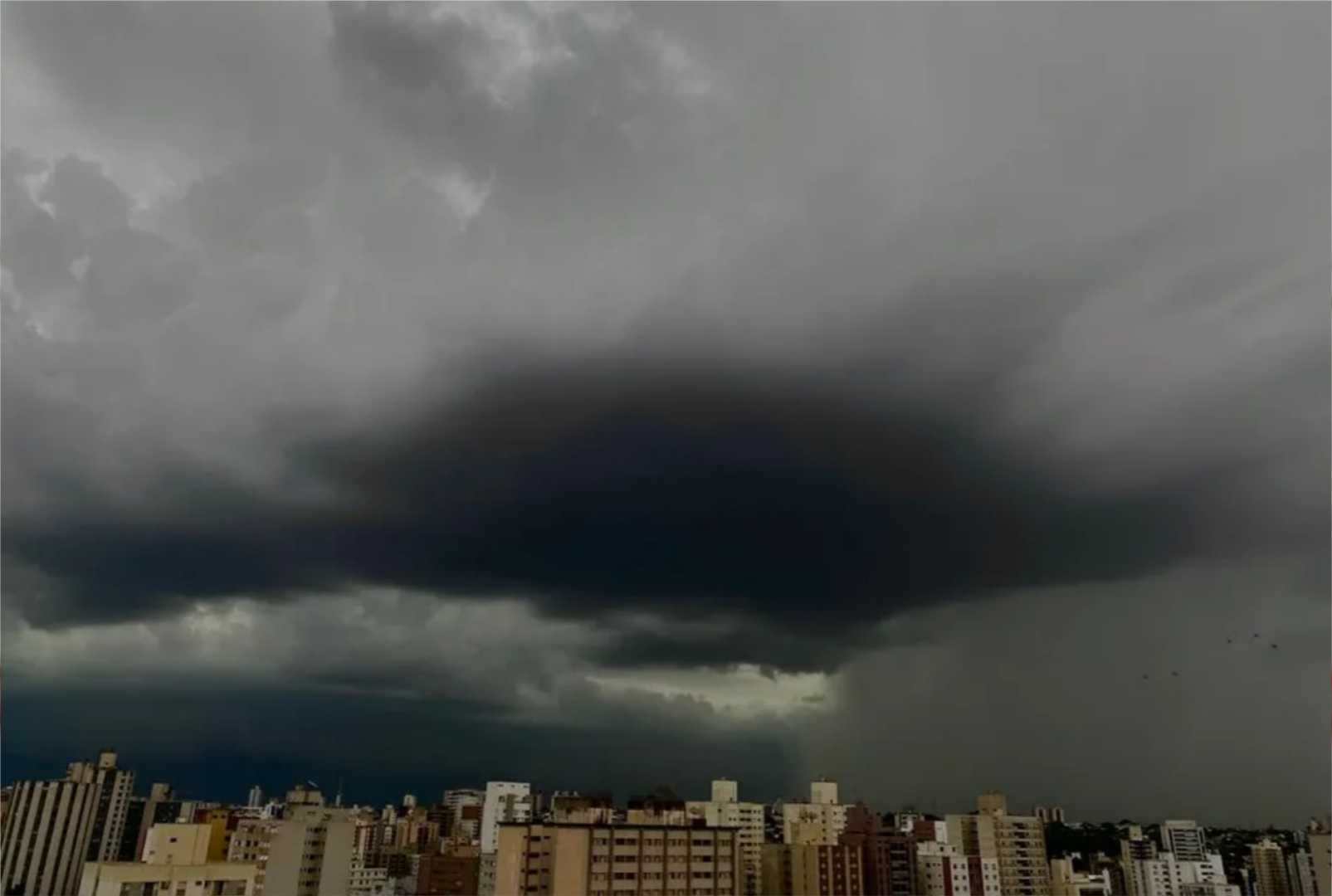 foto de Alerta de tempestade no Paraná nesta quarta-feira (18): veja as cidades afetadas e os riscos