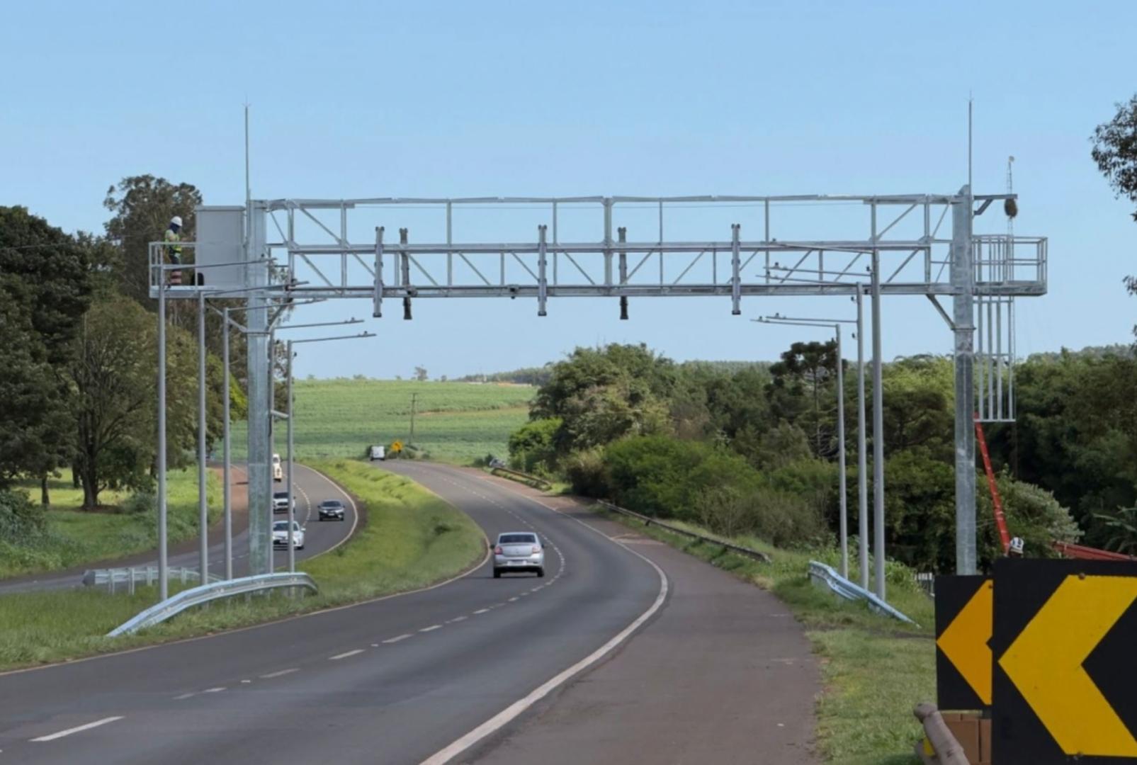 foto de Free Flow eletrônico no Lote 4, que abrange 33 municípios entre eles Maringá e Londrina, é implantado sem autorização prévia