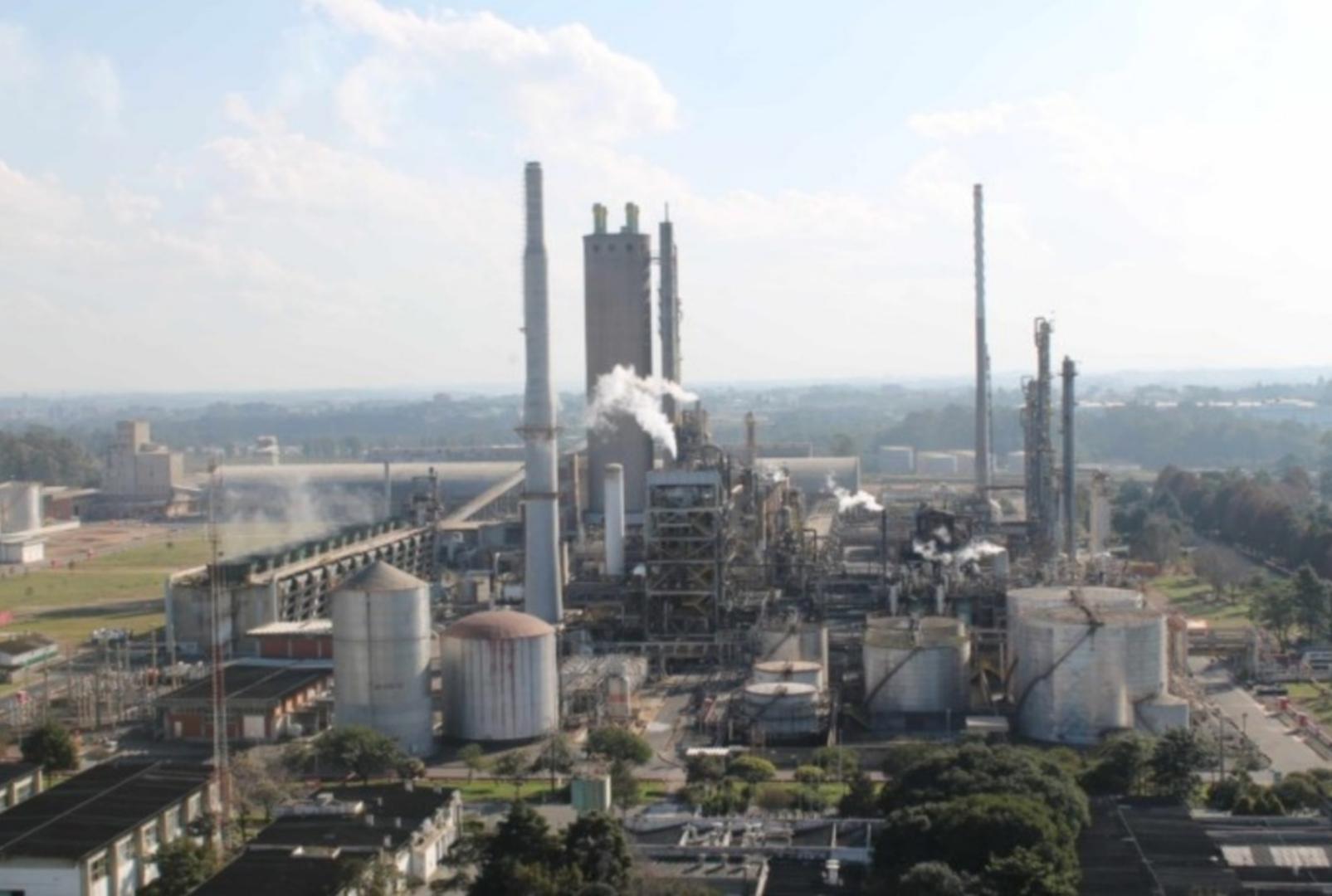 foto de Subsidiária da Petrobras no Paraná divulga concurso público com 126 vagas; salários chegam a R$ 8,2 mil — Veja como participar