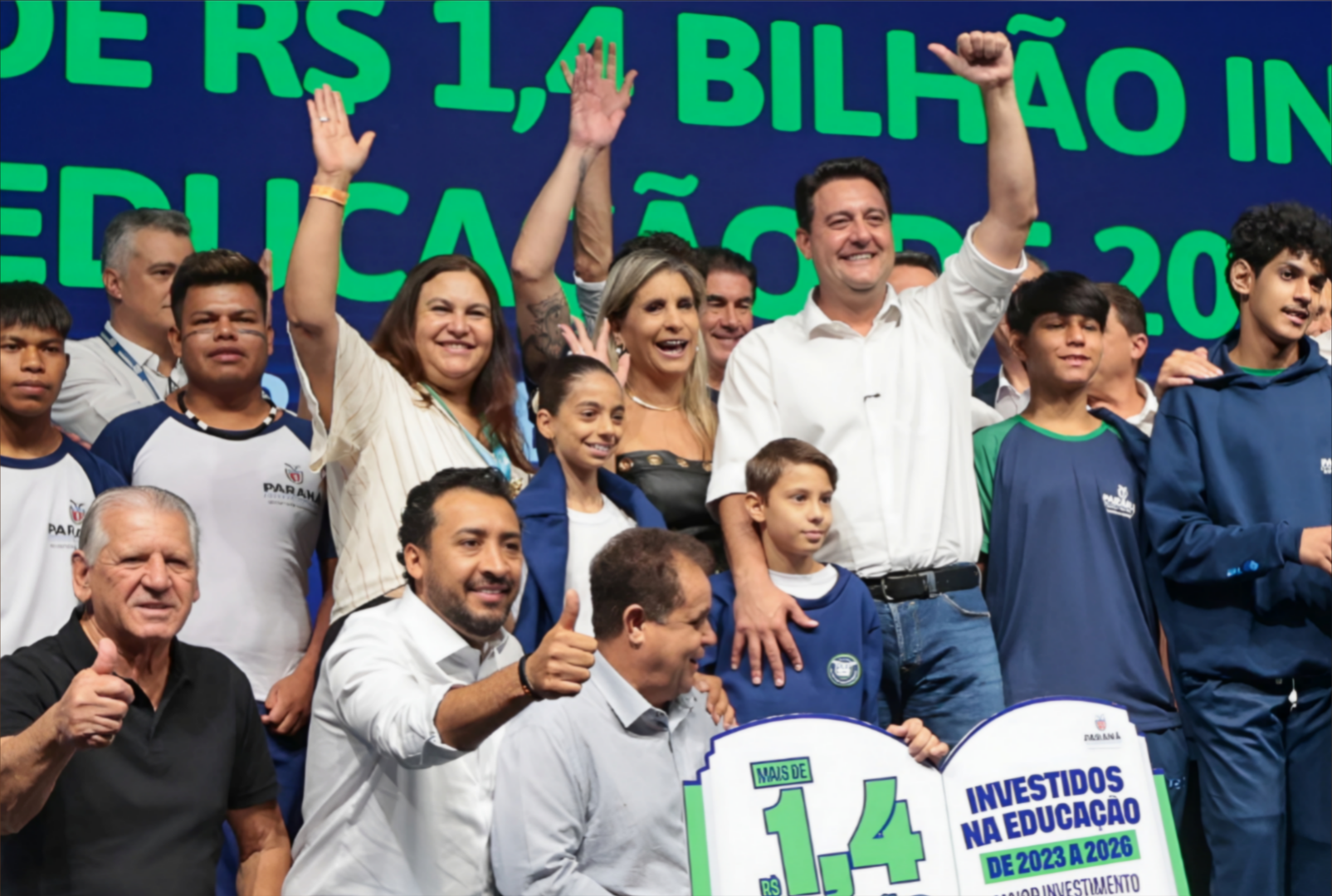 foto de Alunos da rede estadual do Paraná terão uniformes com novo pacote de investimentos anunciado por Ratinho Junior