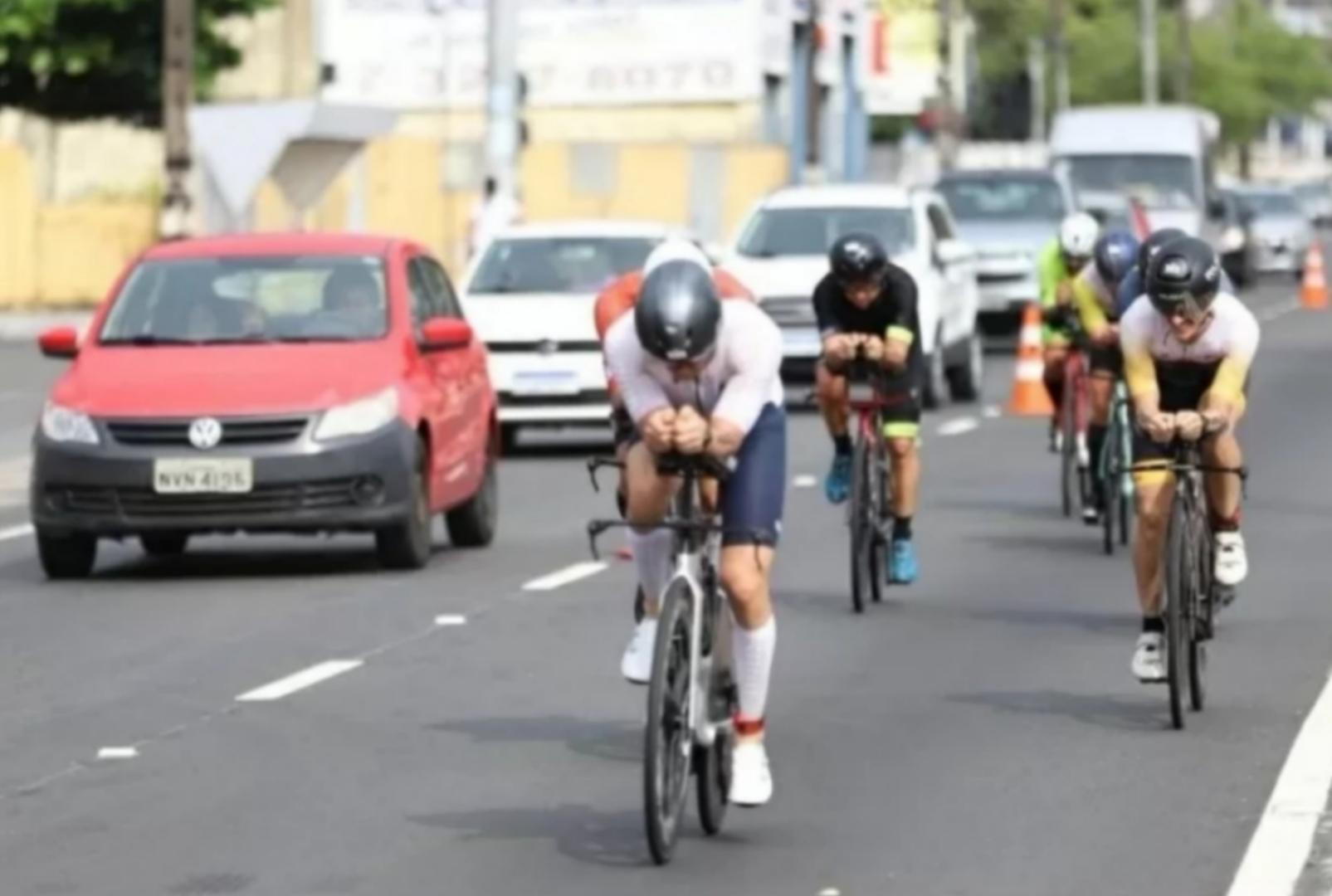 Atleta morre após sofrer parada cardiorrespiratória durante prova do Ironman no Paraná