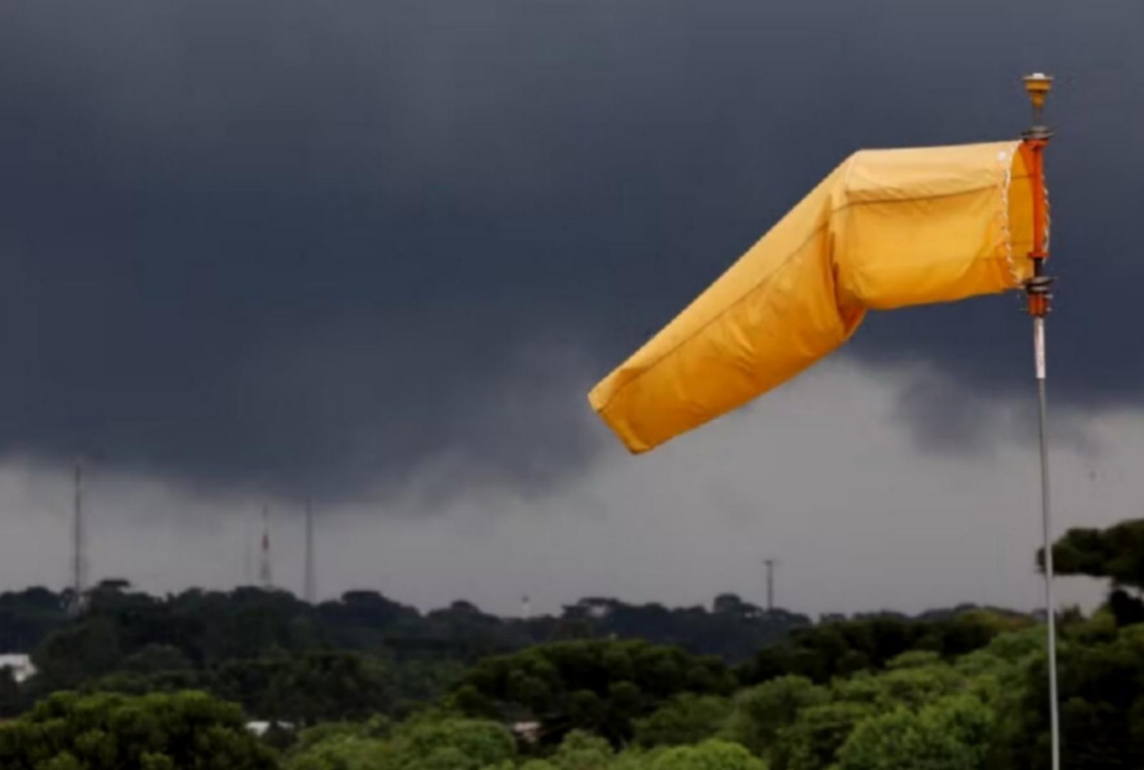 Chuva forte, ventos intensos e risco de granizo no Paraná hoje — veja as cidades em alerta