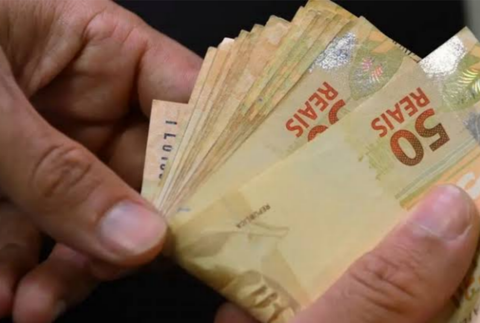 foto de Aposentados e pensionistas do INSS no Paraná terão o 13º salário antecipado para os meses de abril e maio