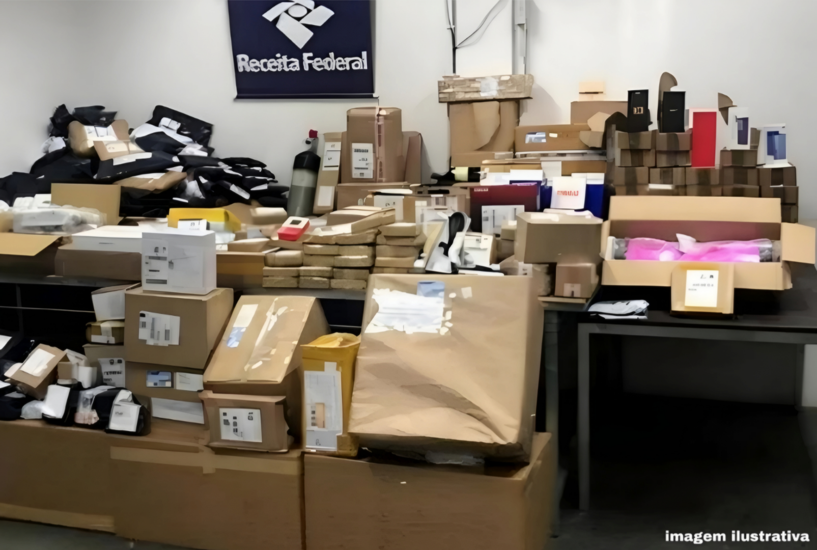 foto de Celulares, eletrônicos e roupas: bazar da Receita Federal começa amanhã (25) no Shopping Cidade