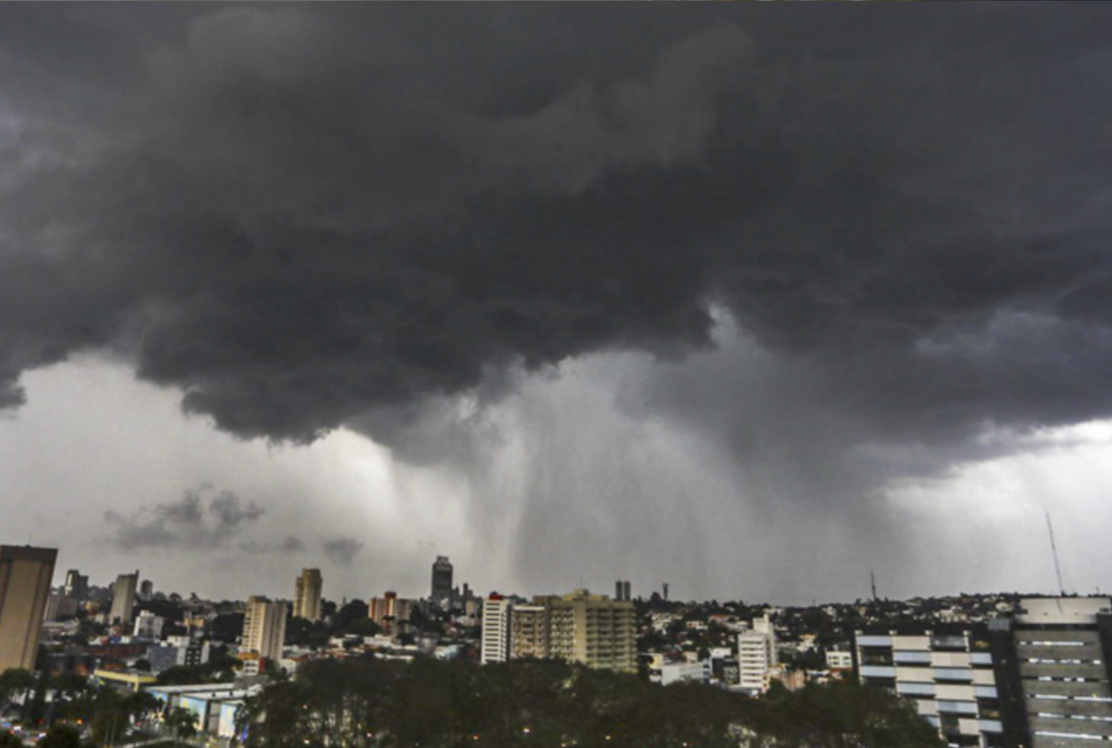 foto de Instituto Nacional de Meteorologia emite alerta de tempestade para o Paraná nesta quinta-feira (26); veja cidades