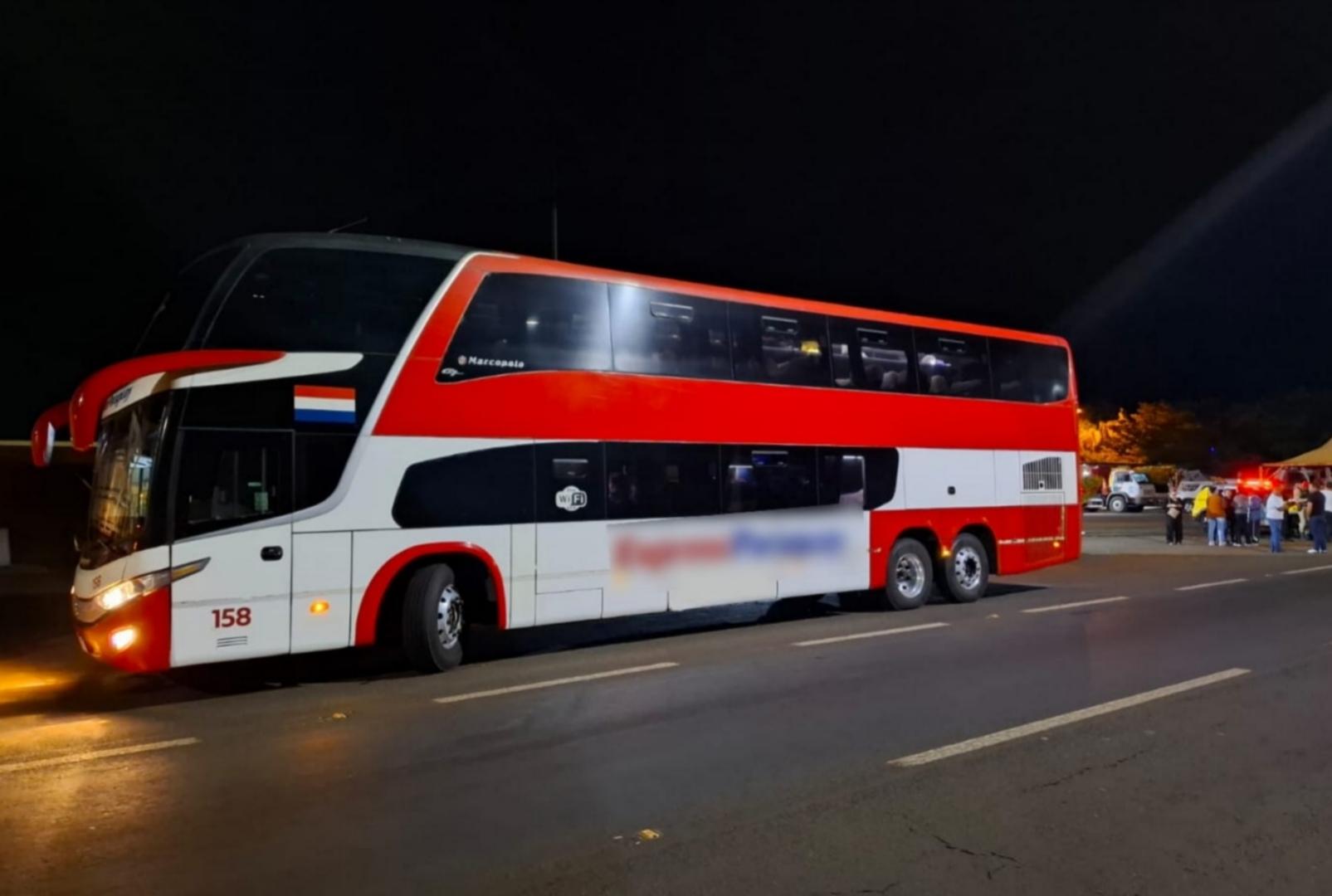 foto de Criminosos armados interceptam ônibus e fazem limpa em passageiros PR-317