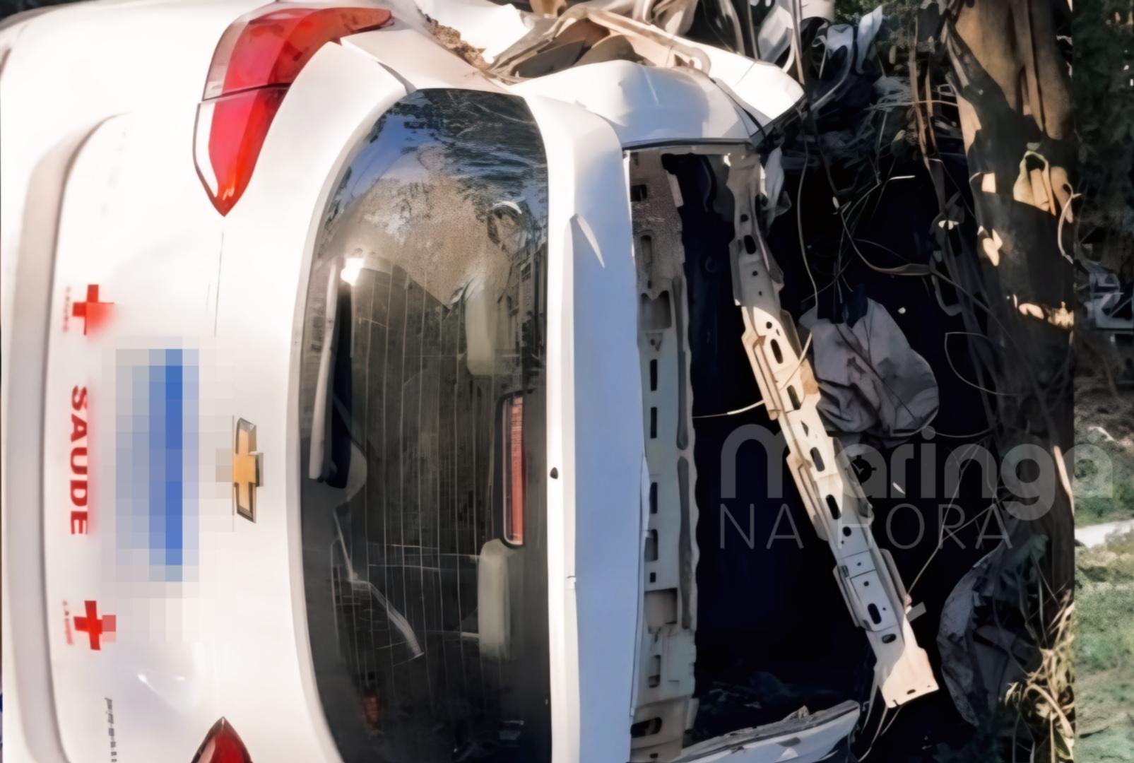 foto de Veículo da prefeitura com pacientes se envolve em acidente no Paraná e quatro pessoas morreram