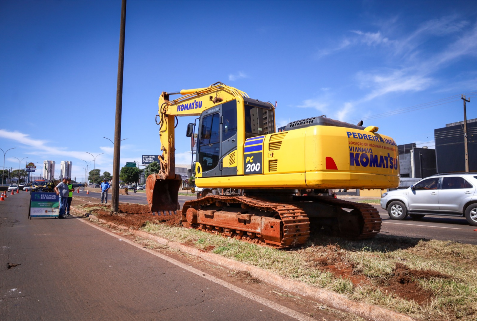 Prefeitura inicia obras em prol da segurança de pedestres na Avenida Colombo, em frente ao Parque de Exposições