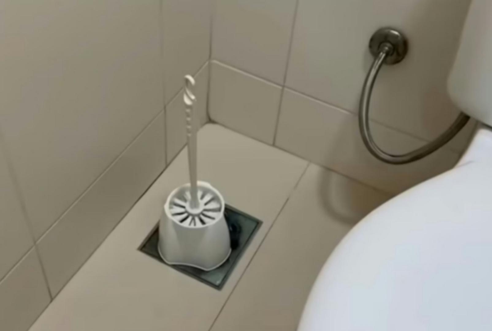 Homem introduz escova de banheiro no ân** e morre após hemorragia interna na região