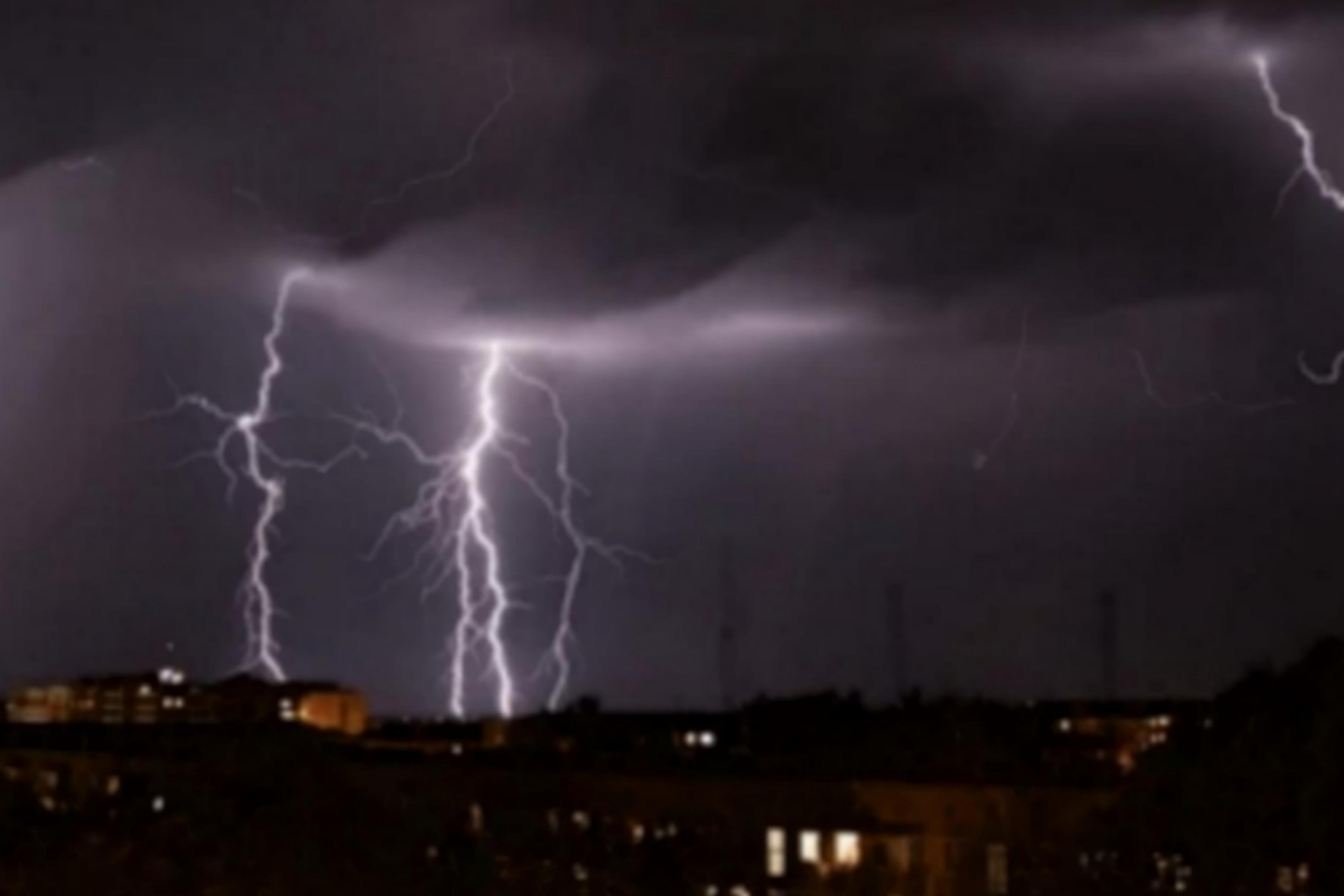 Alerta de tempestade nesta quarta-feira (29): ventos fortes, raios e alagamentos podem atingir a região; veja as cidades