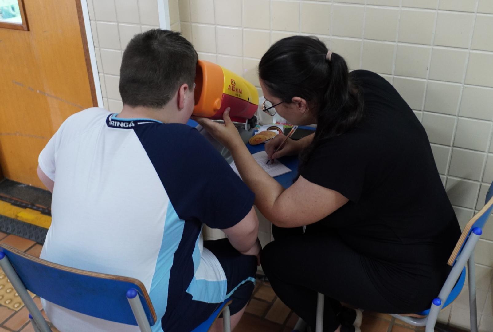 Ver melhor para aprender mais: em sei dias, programa da Prefeitura ‘Olhando para o Futuro’ já atendeu 388 crianças