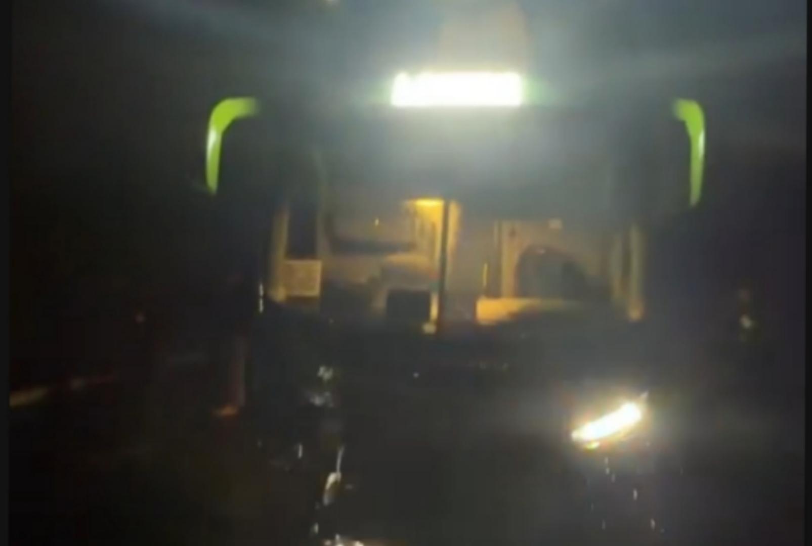 Colisão frontal entre ônibus e carro deixa motorista gravemente ferido na BR-376